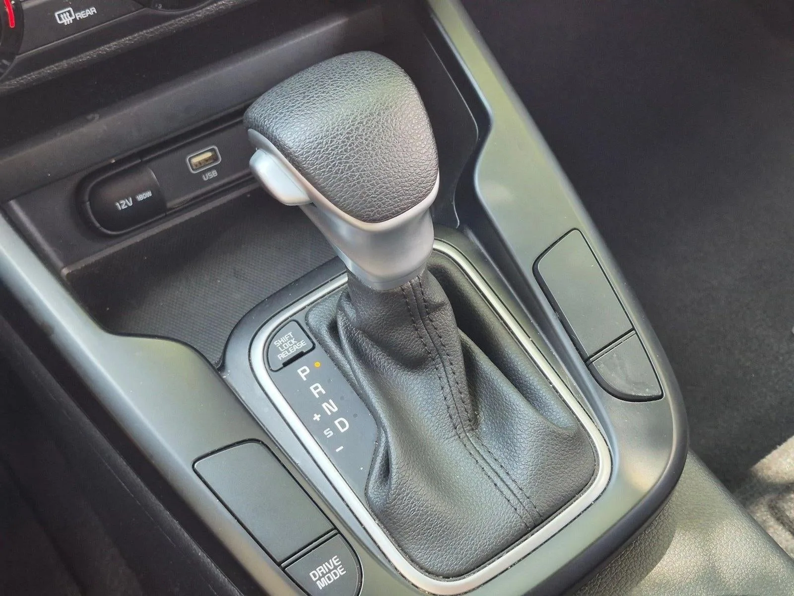 2024 Kia Soul LX IVT photo 12