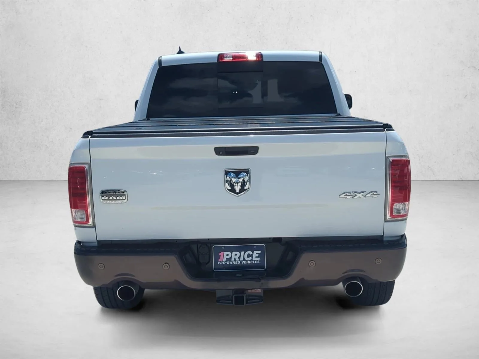 2018 RAM 1500 Longhorn 4x4 Crew Cab 5'7" Box *Ltd Avail* photo 6