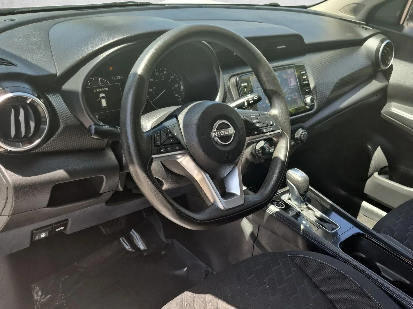 2022 Nissan Kicks SV FWD photo 10