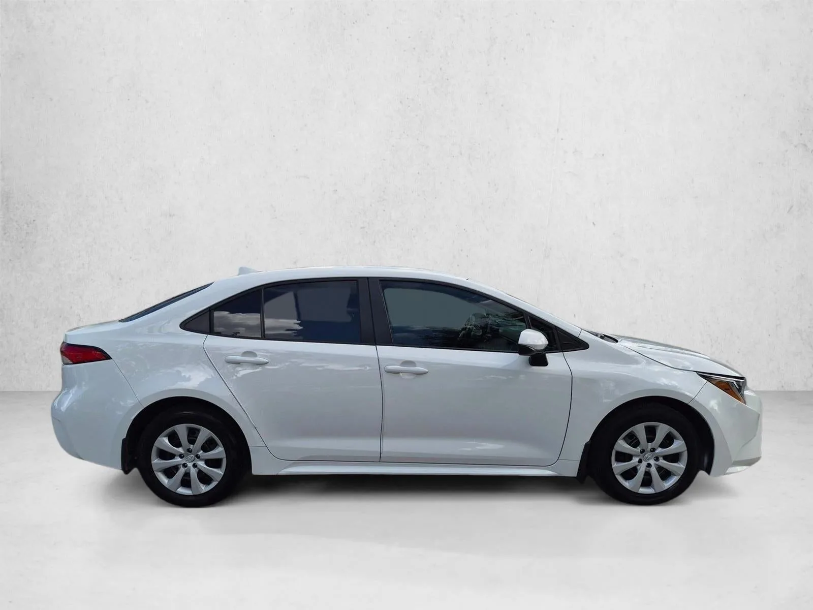 2024 Toyota Corolla LE CVT (Natl) photo 4