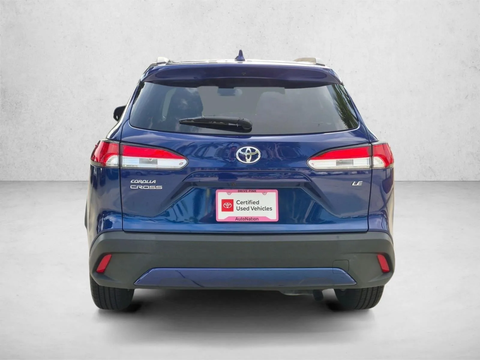 2022 Toyota Corolla Cross LE 2WD (Natl) photo 6