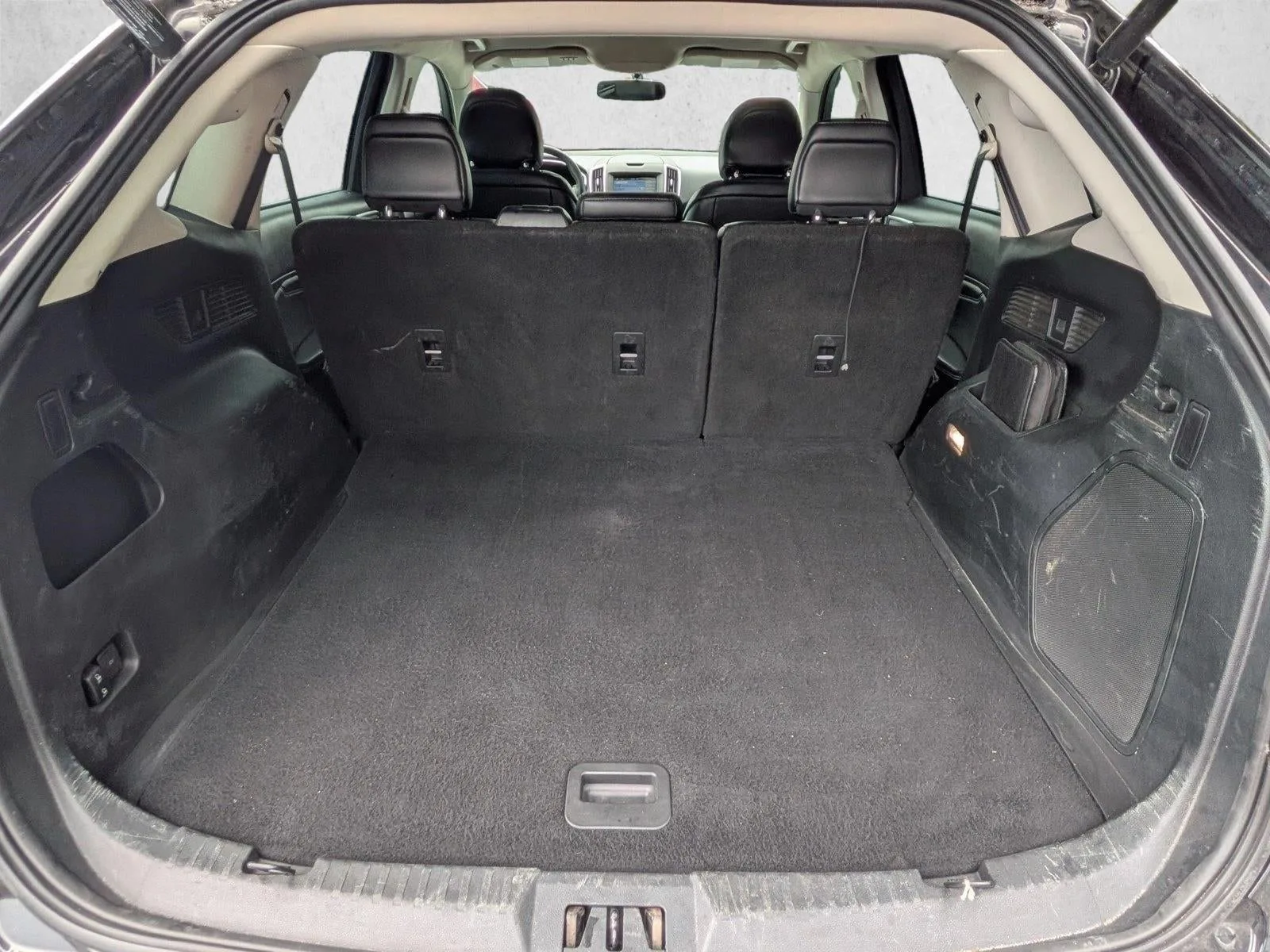 2018 Ford Edge Titanium FWD photo 6