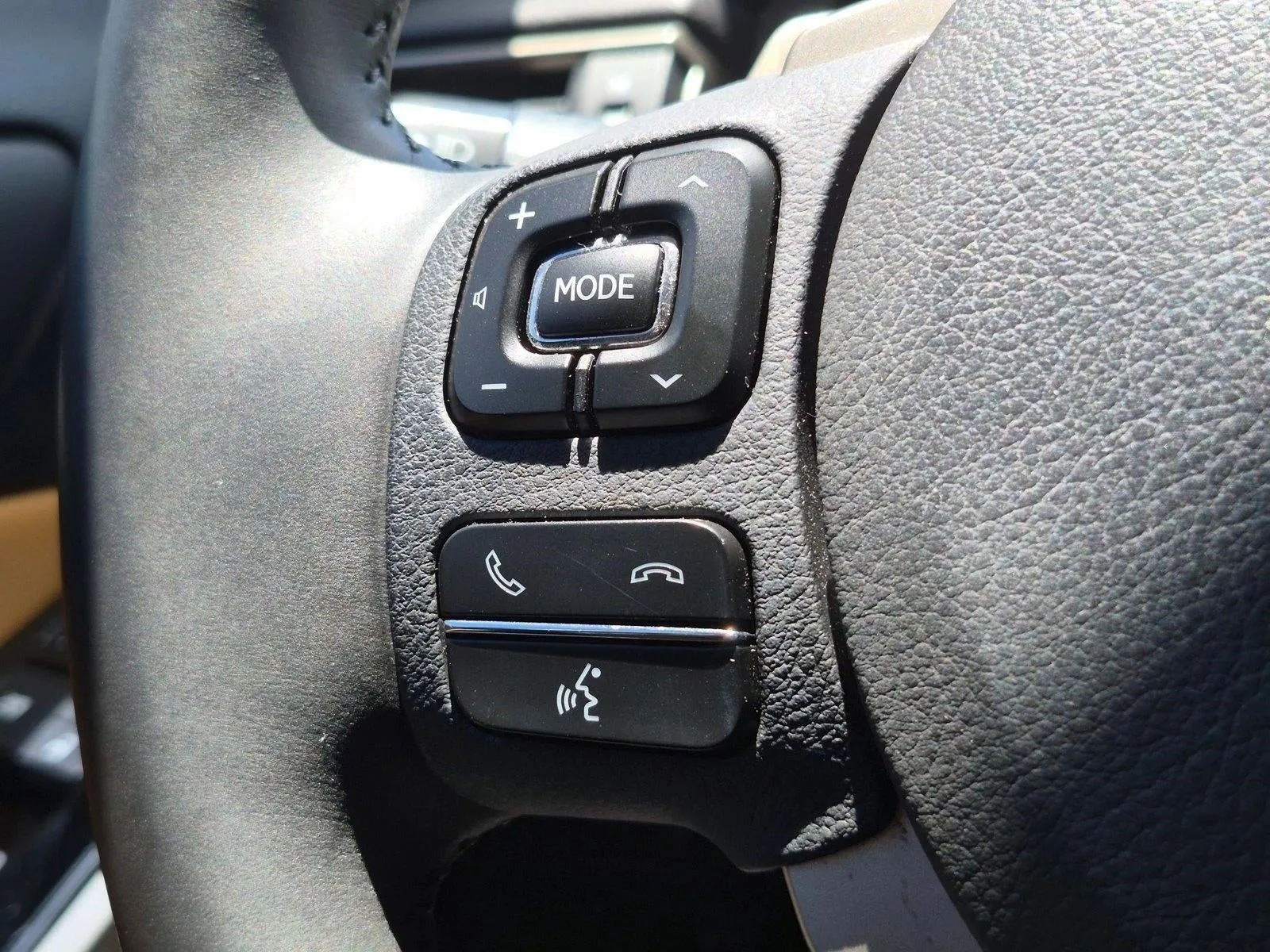 2020 Lexus IS photo 12