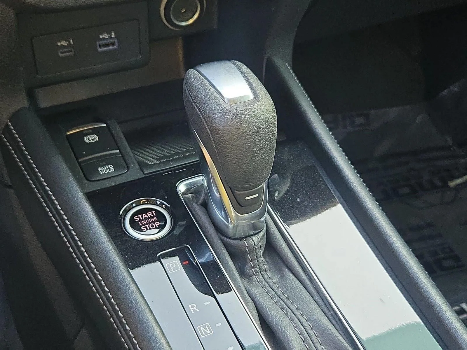 2024 Nissan Kicks SR FWD photo 12