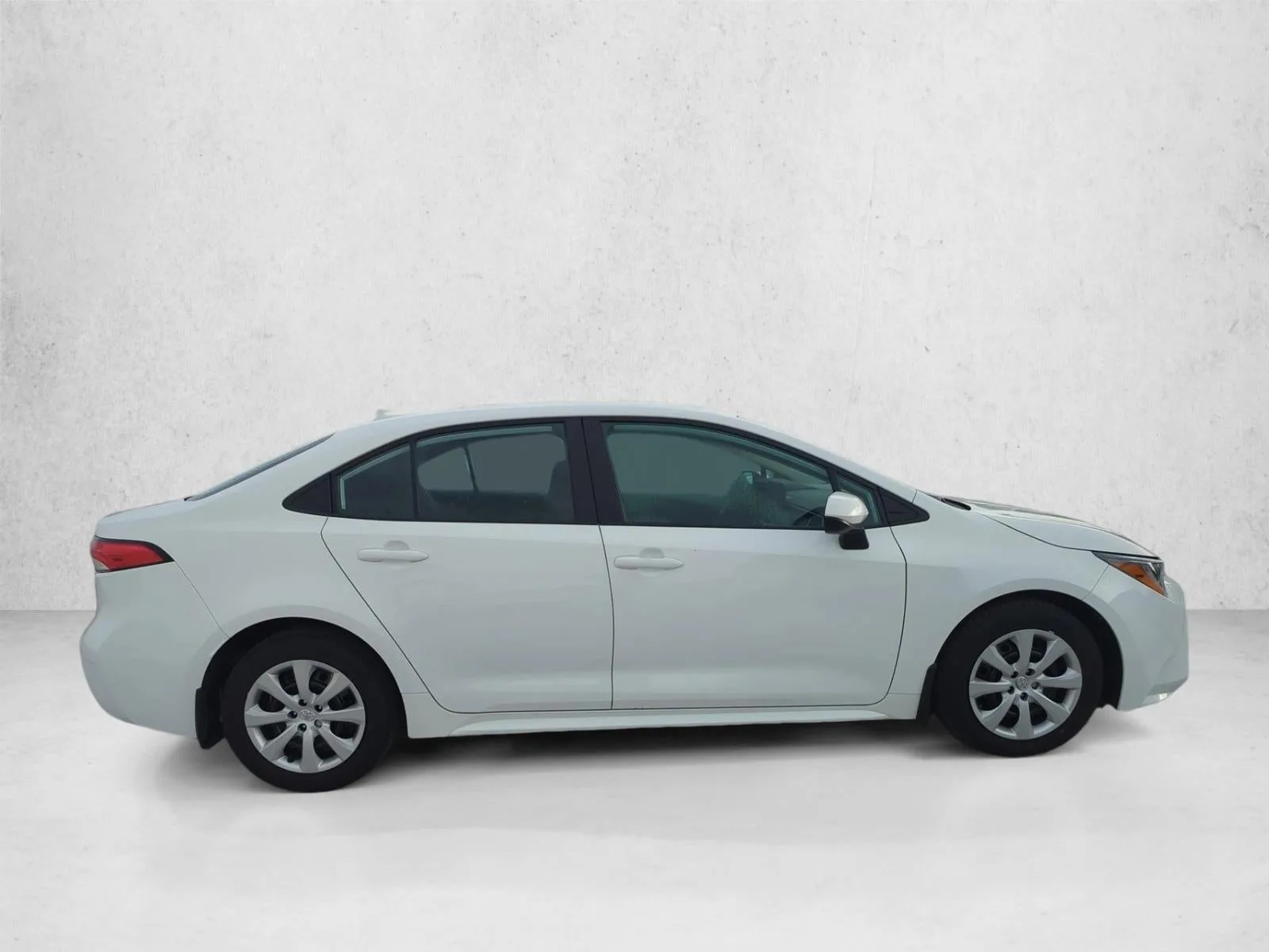 2025 Toyota Corolla LE CVT (Natl) photo 4