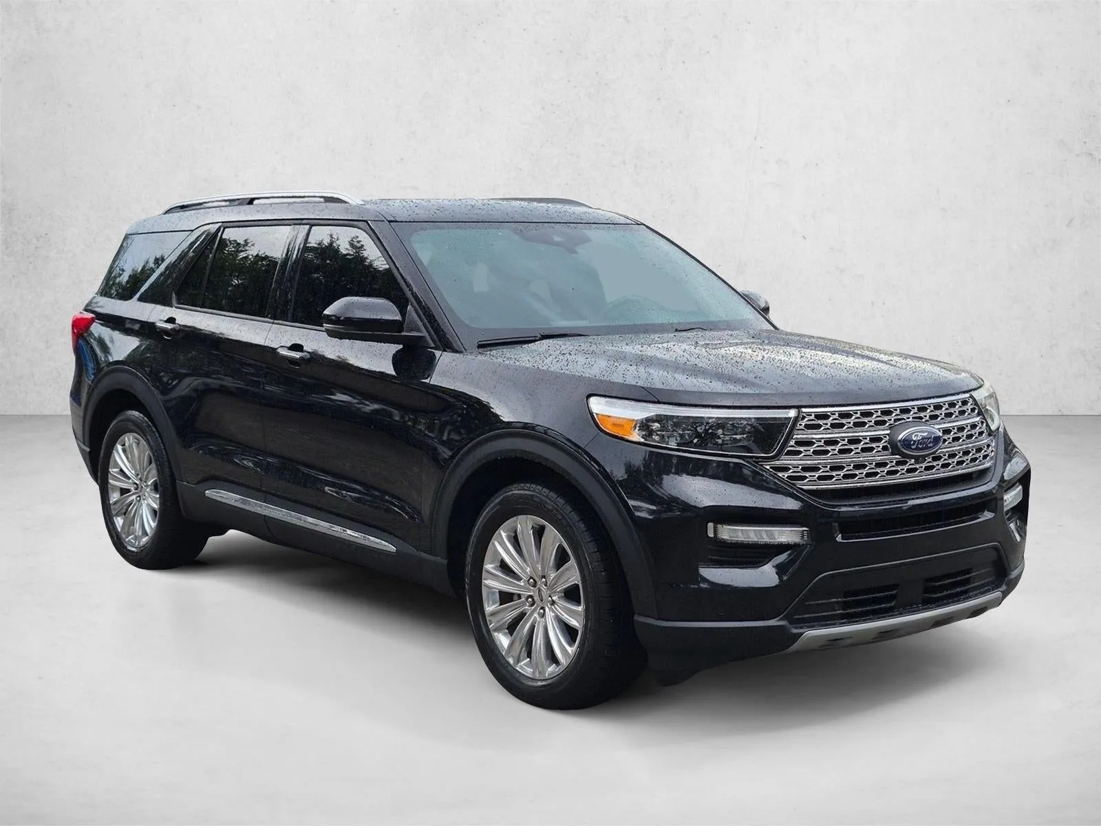 2020 Ford Explorer Limited RWD photo 3
