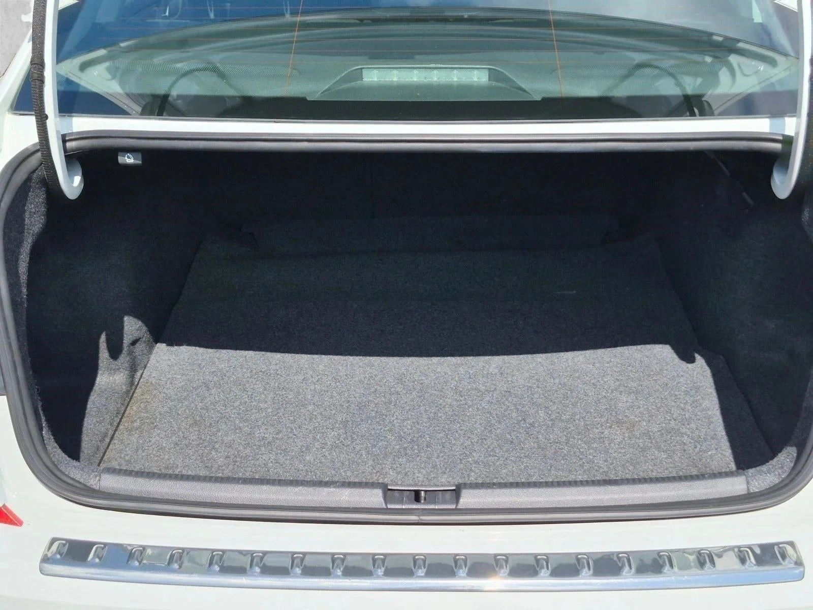 2022 Volkswagen Passat 2.0T SE Auto photo 6