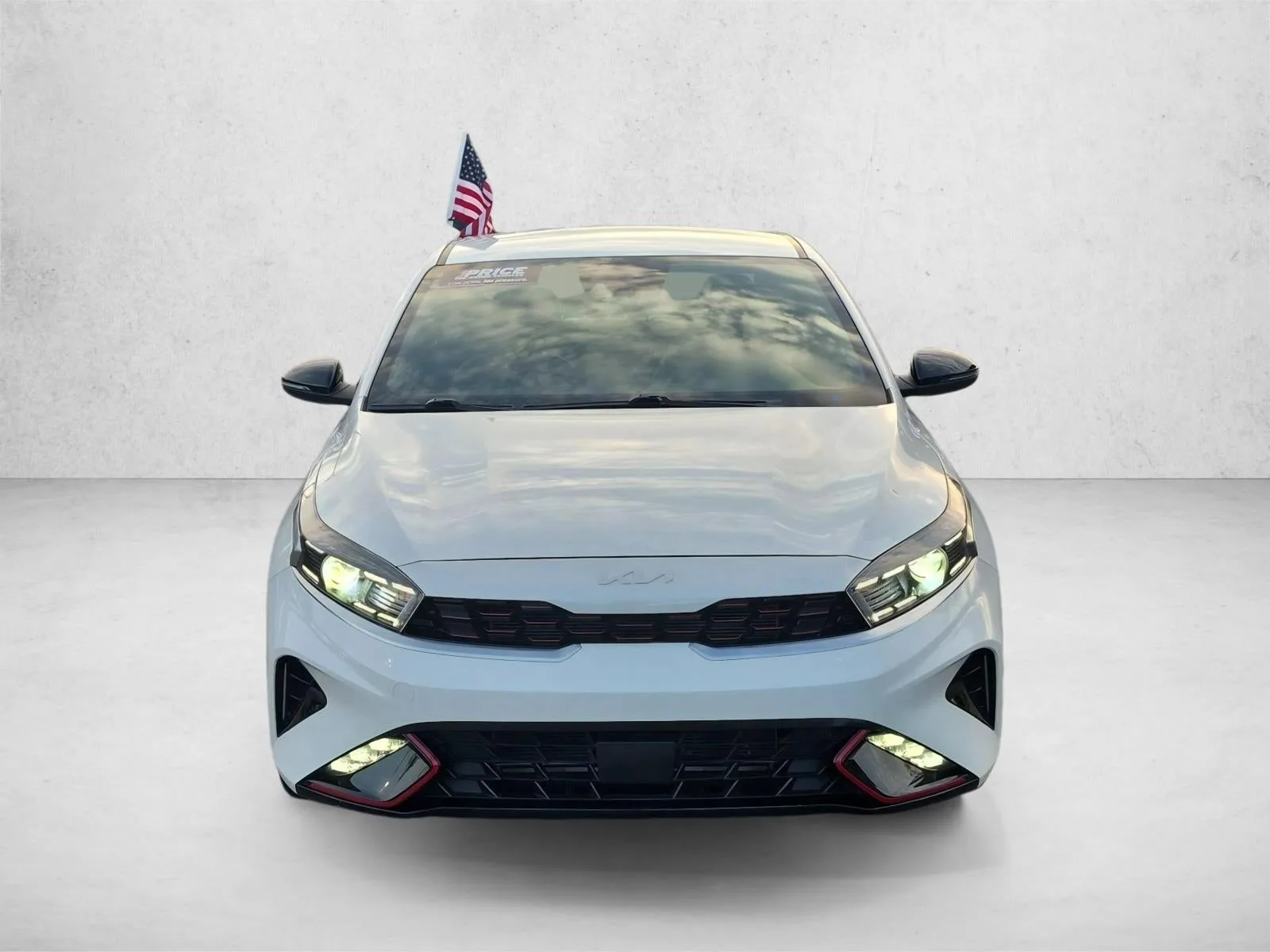 2022 Kia Forte GT-Line photo 2