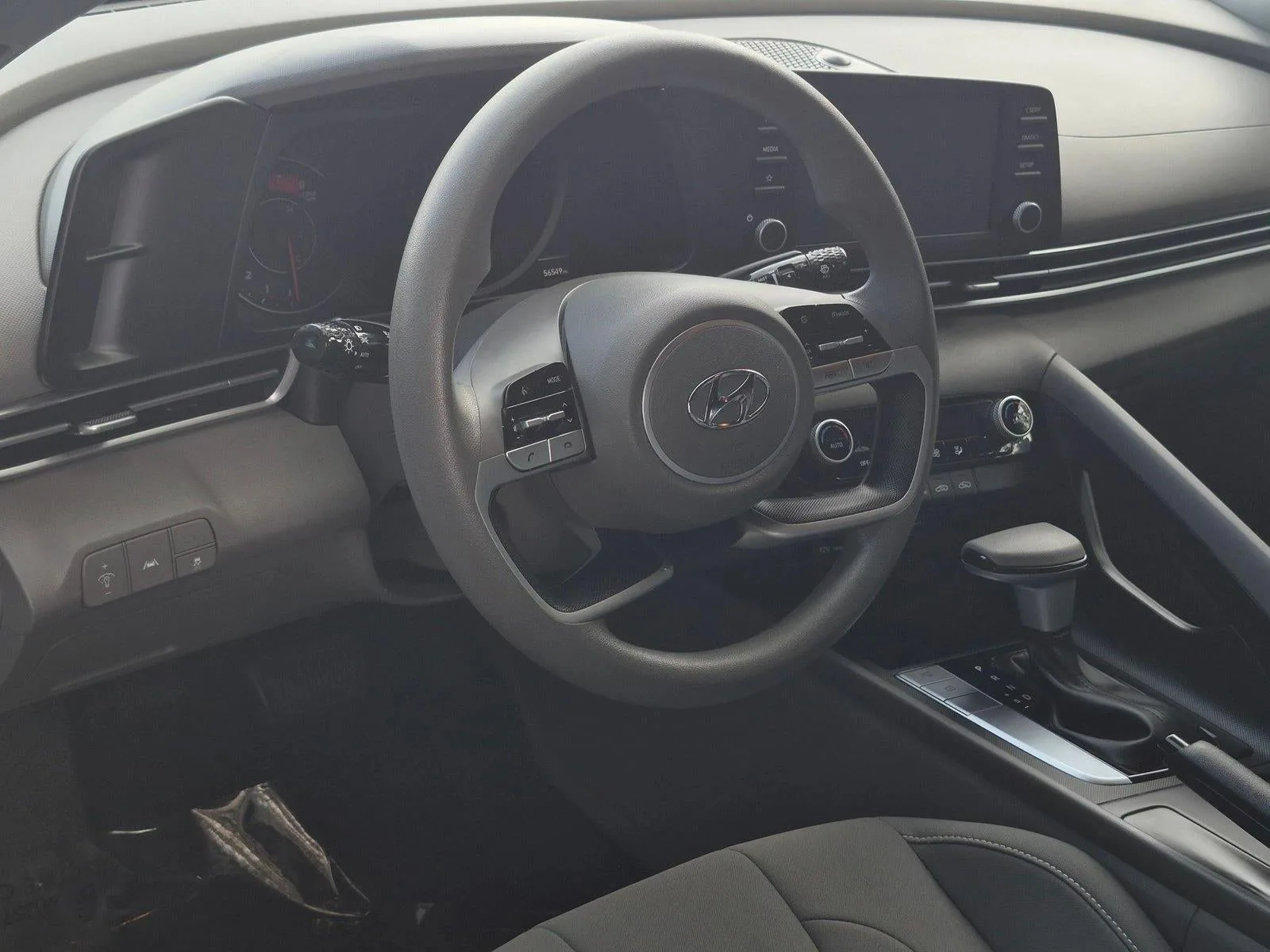 2023 Hyundai ELANTRA SEL IVT photo 10