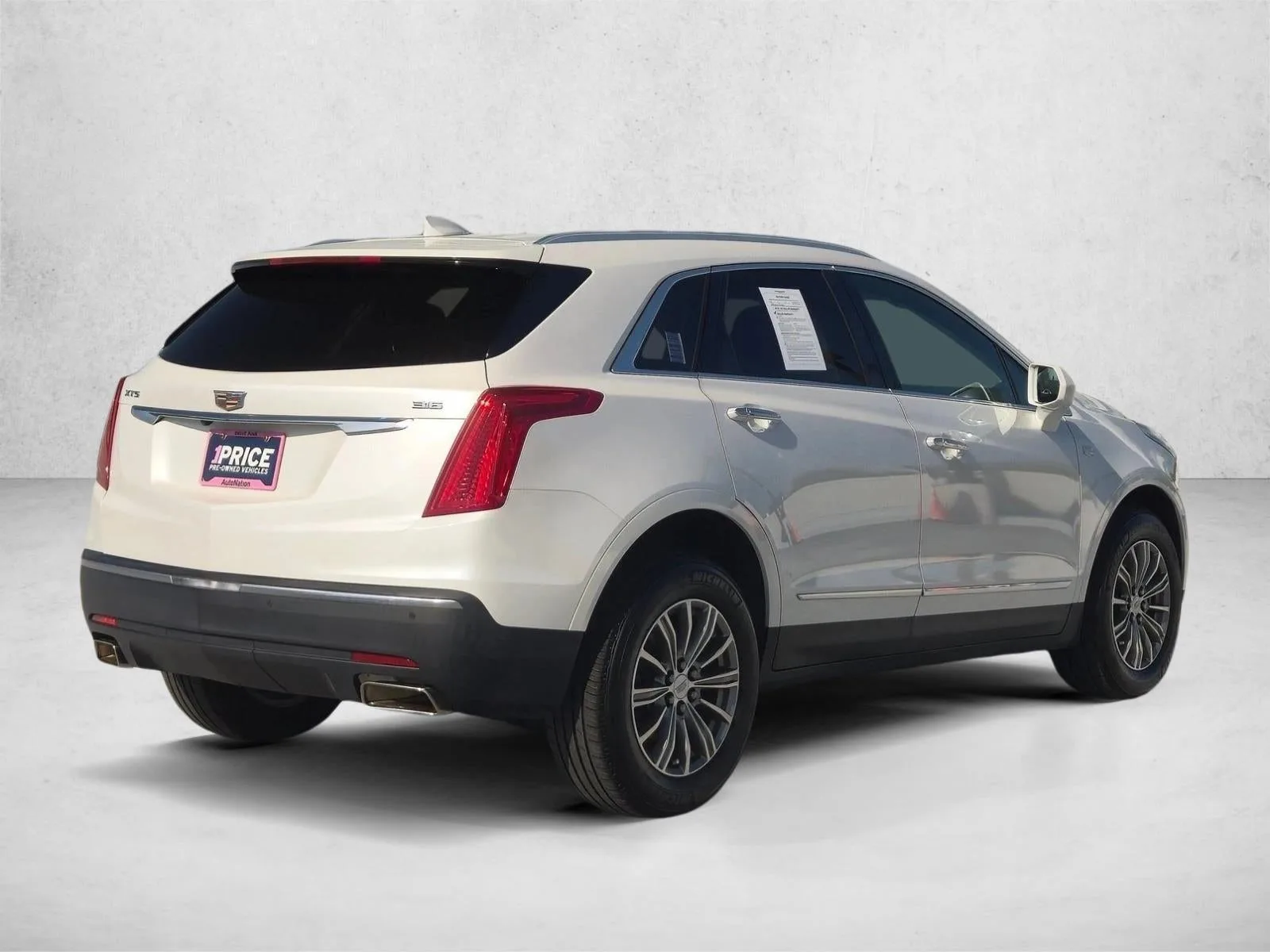 2017 Cadillac XT5 FWD 4dr Luxury photo 5