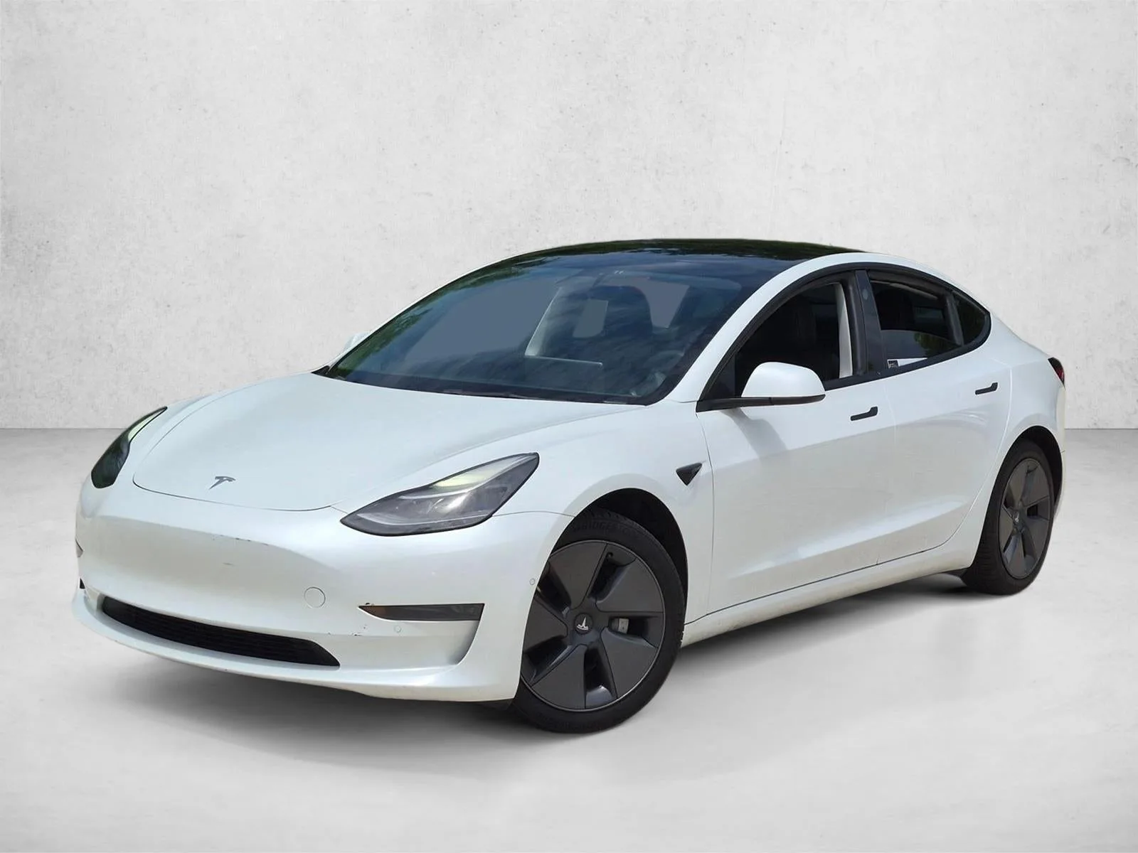 2021 Tesla Model 3 Standard Range Plus RWD photo 2