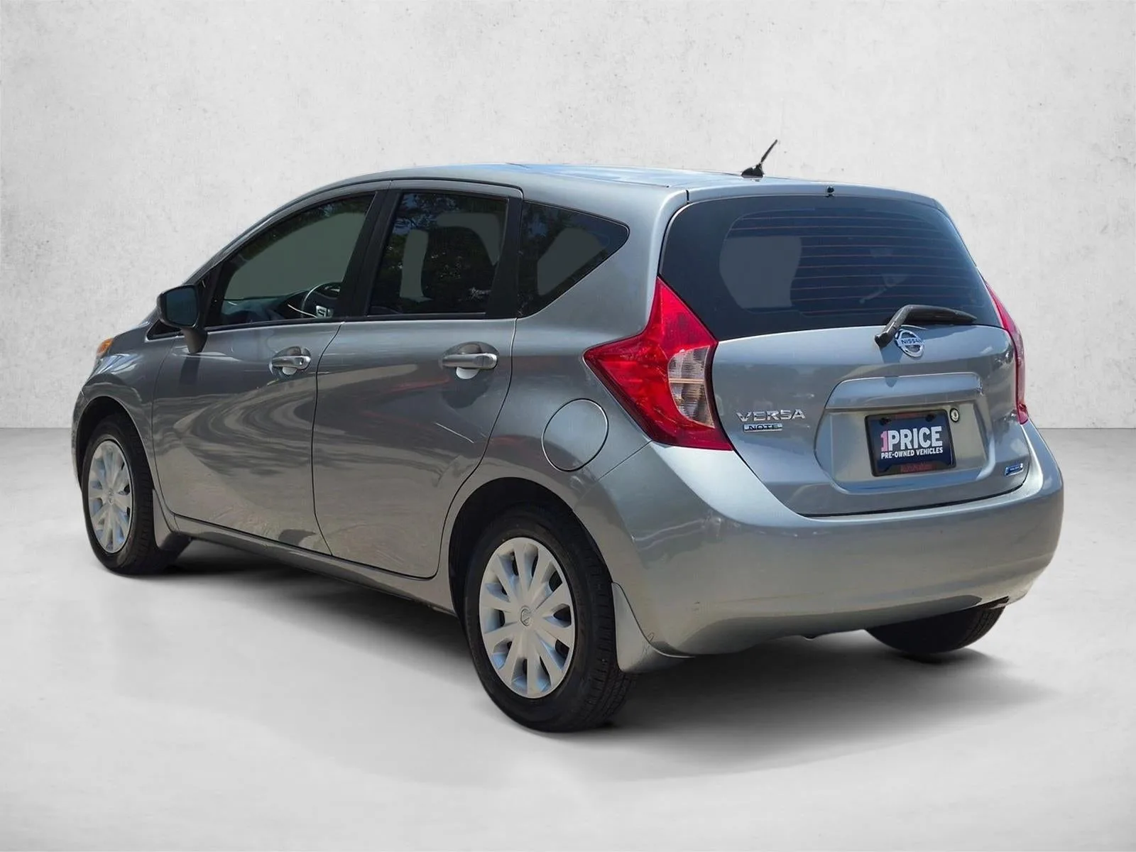 2015 Nissan Versa Note 5dr HB CVT 1.6 S Plus photo 8