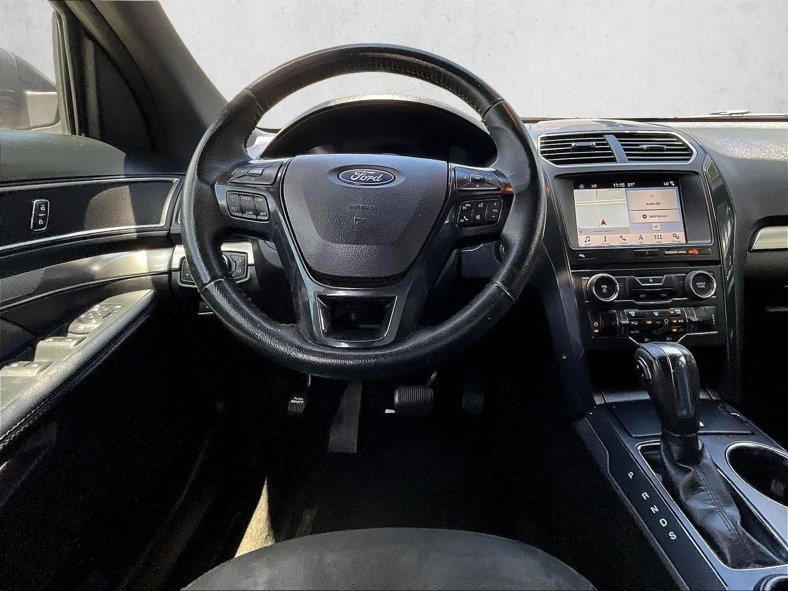 2018 Ford Explorer XLT FWD photo 7