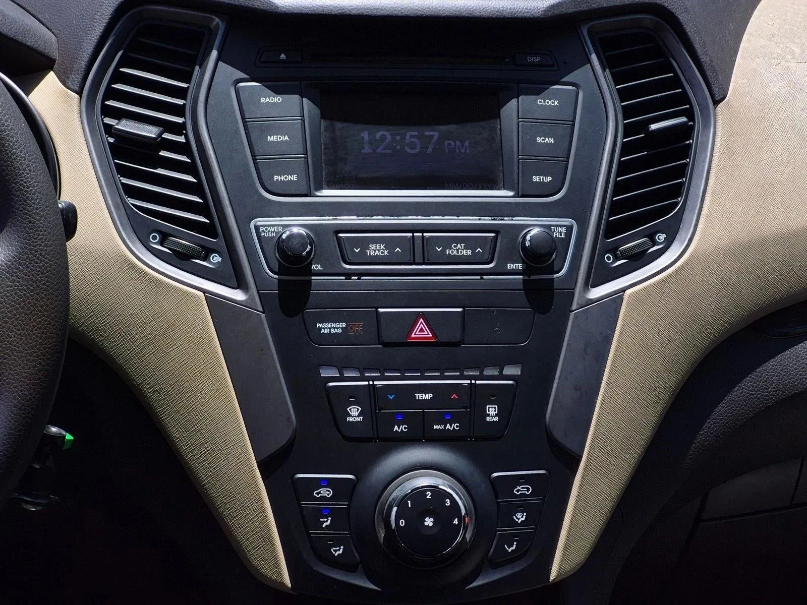 2017 Hyundai Santa Fe Sport 2.4L Auto photo 12