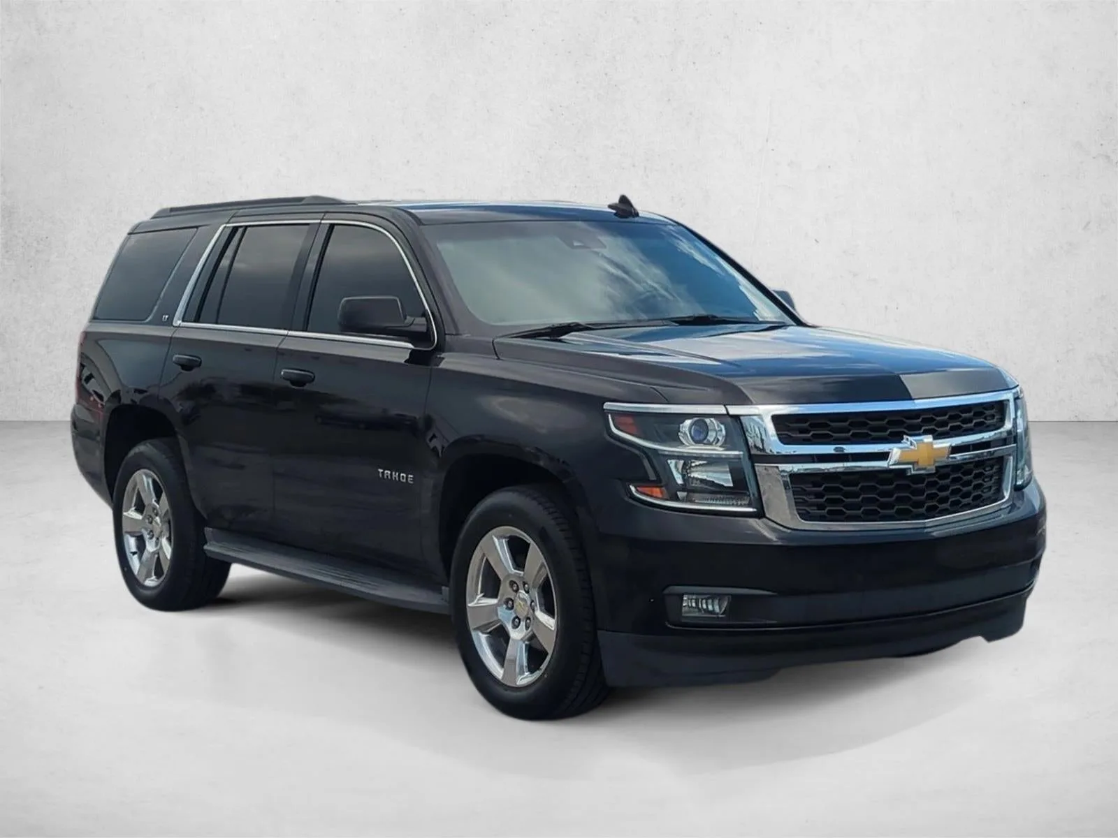 2015 Chevrolet Tahoe LT photo 3
