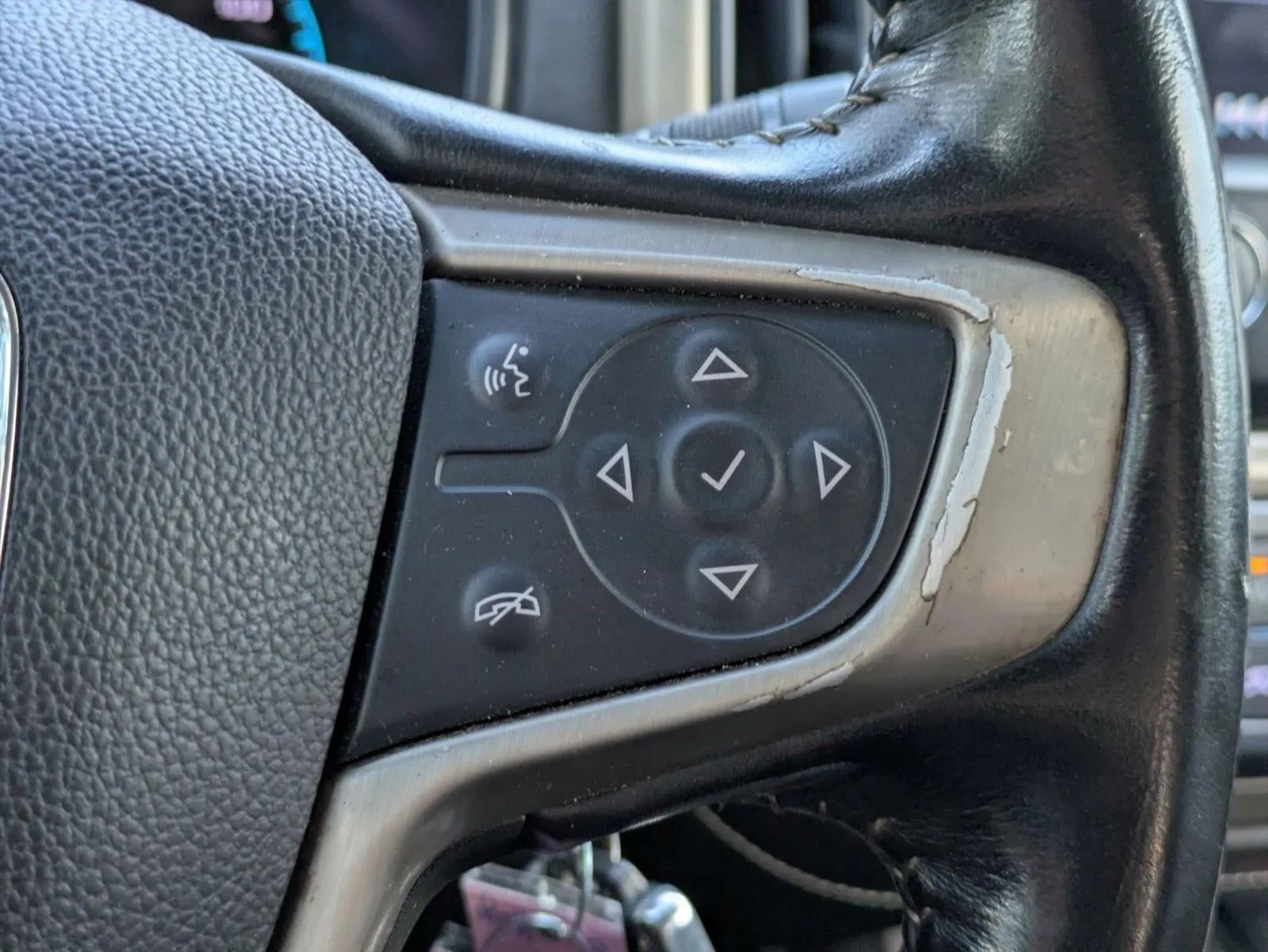 2018 GMC Canyon Crew Cab Short Box 4-Wheel Drive Denali photo 6