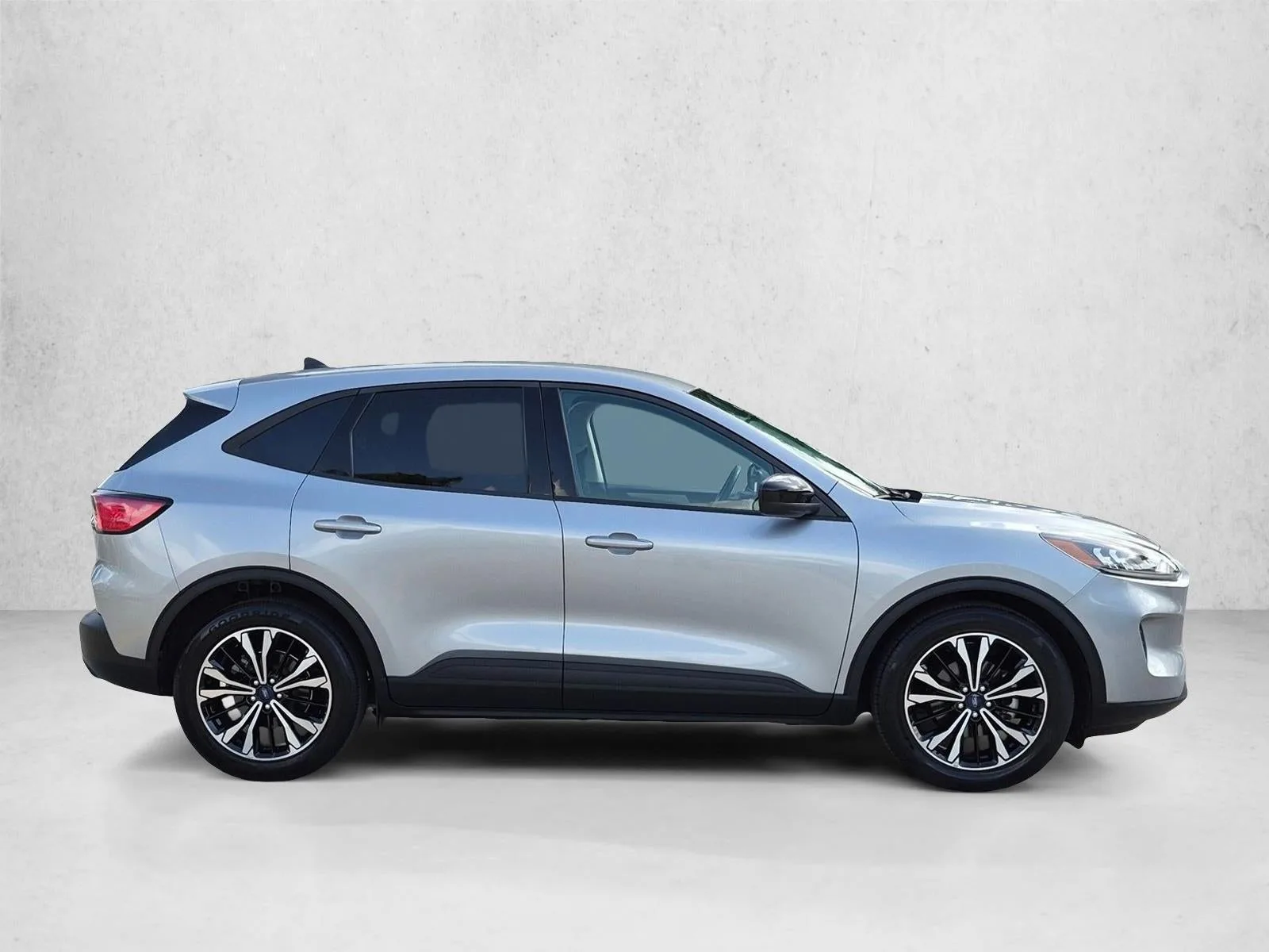 2022 Ford Escape SE FWD photo 4