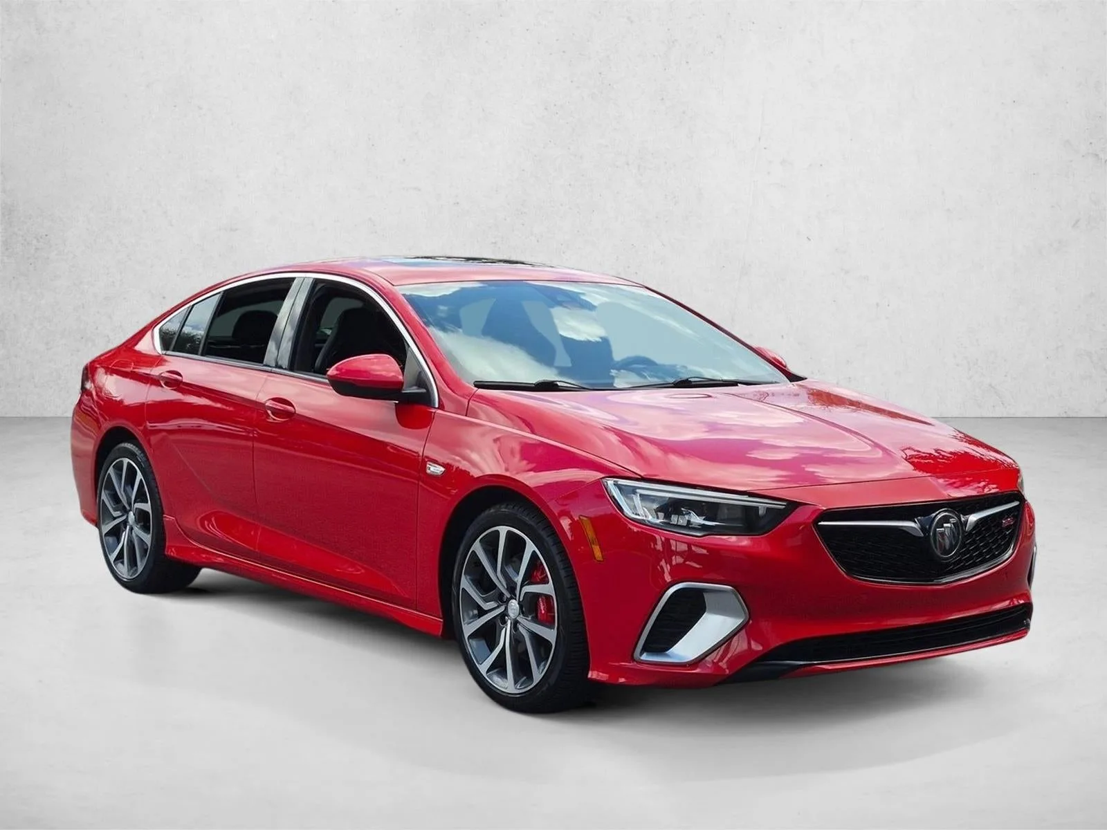 2018 Buick Regal Sportback GS AWD photo 3