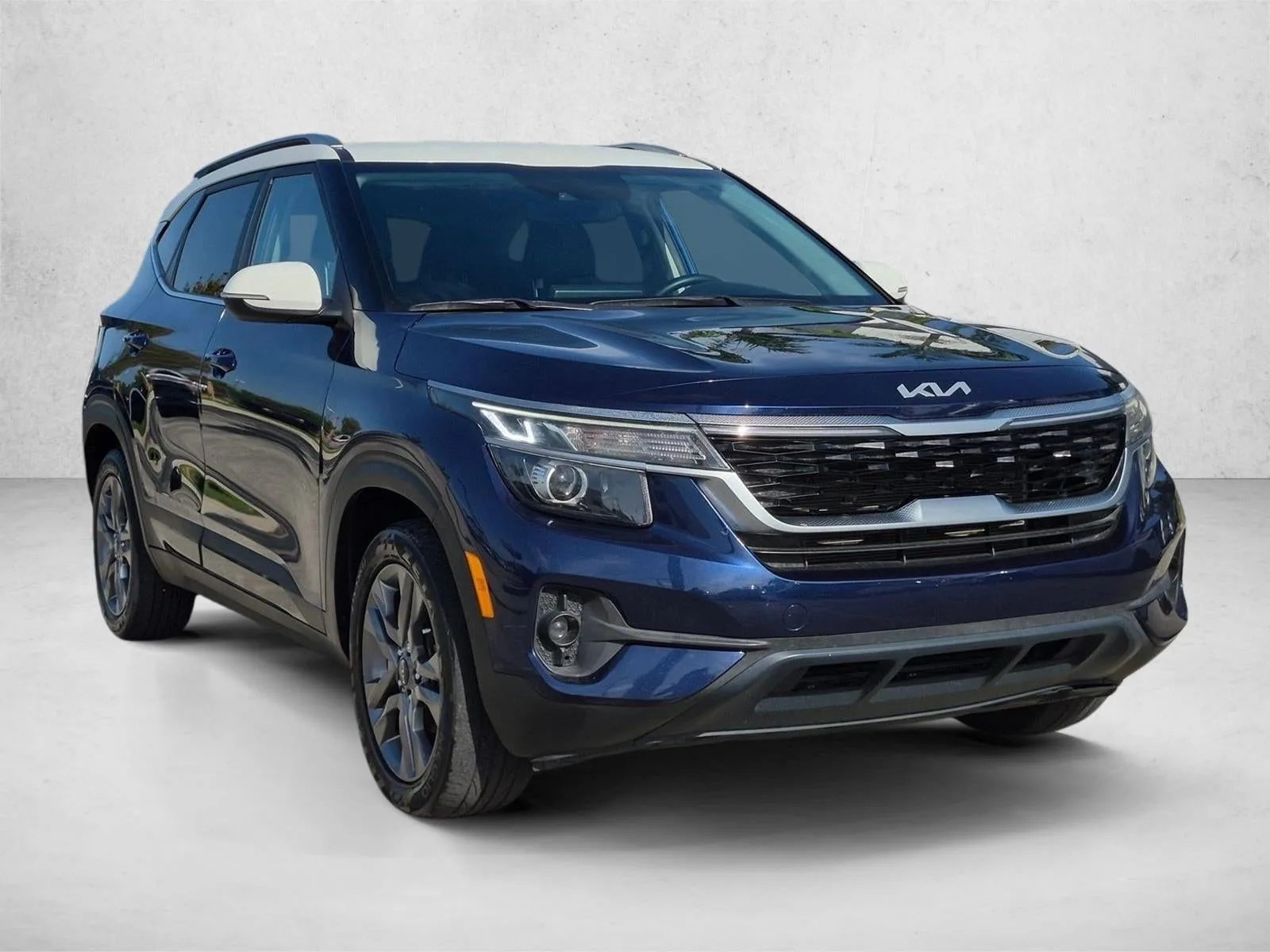 2023 Kia Seltos S IVT FWD photo 3