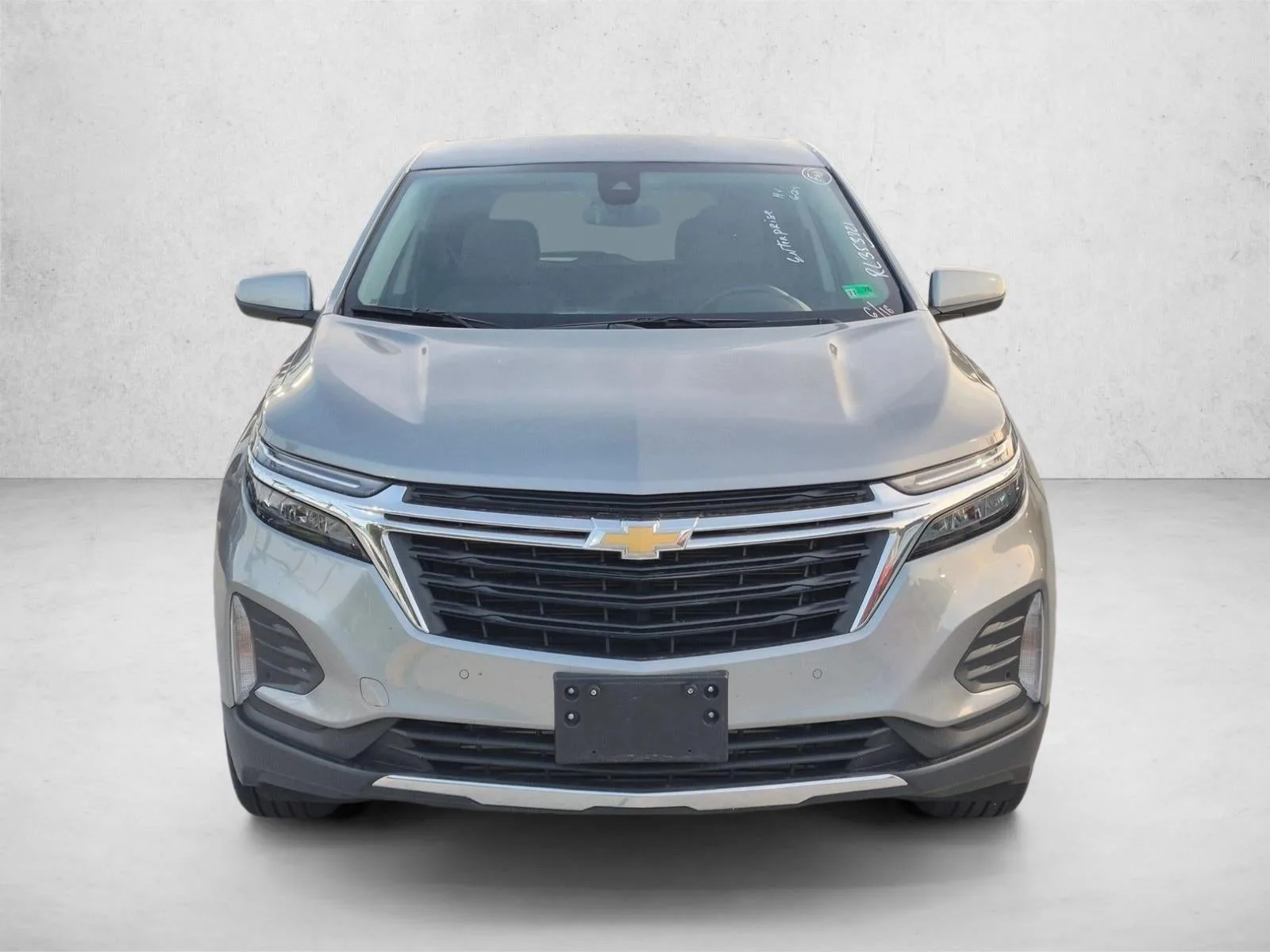 2024 Chevrolet Equinox AWD LT photo 2