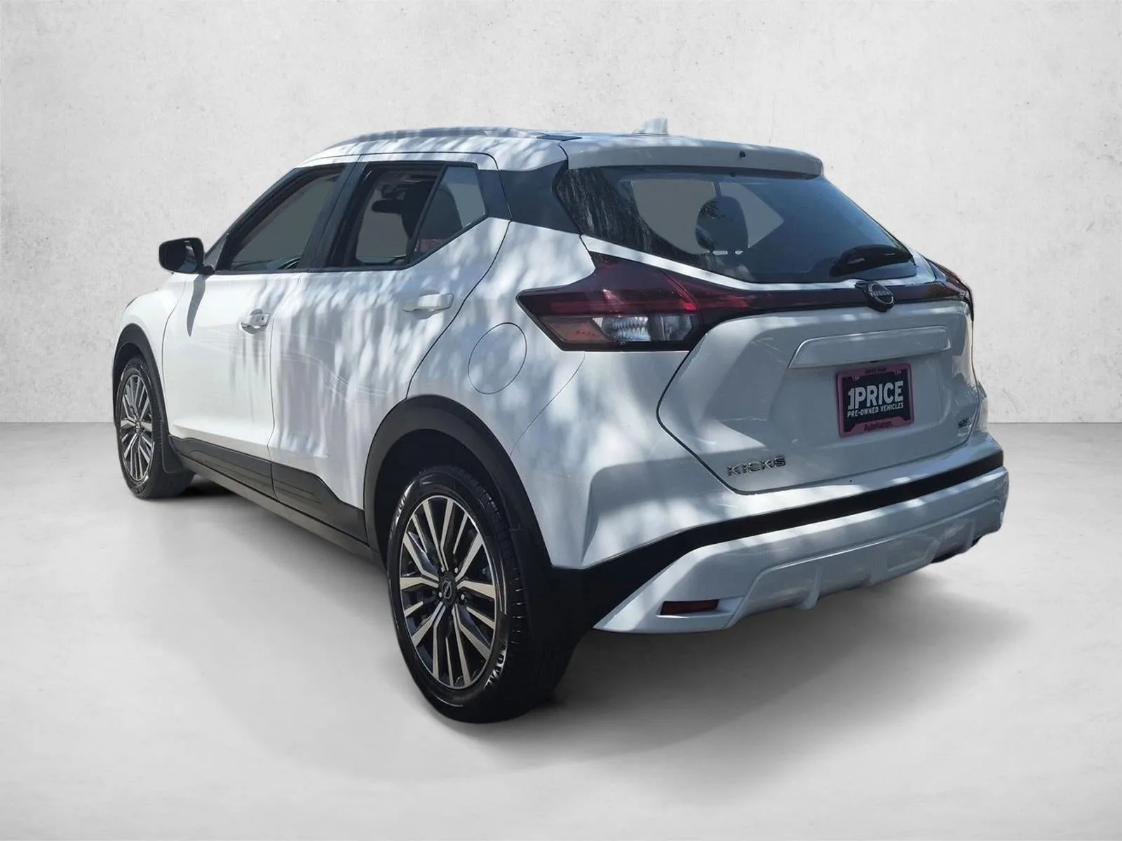 2022 Nissan Kicks SV FWD photo 8