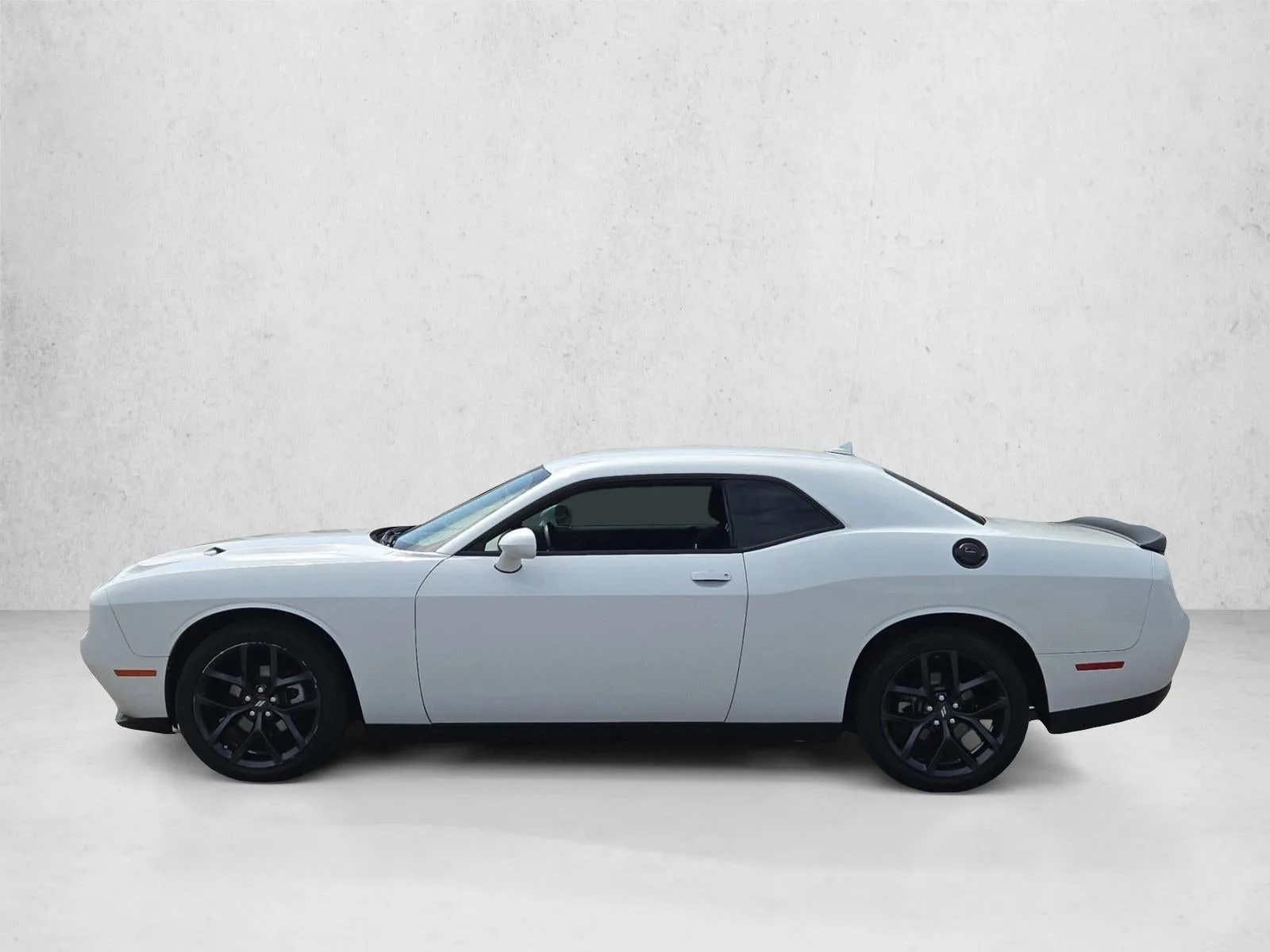 2023 Dodge Challenger SXT RWD photo 9