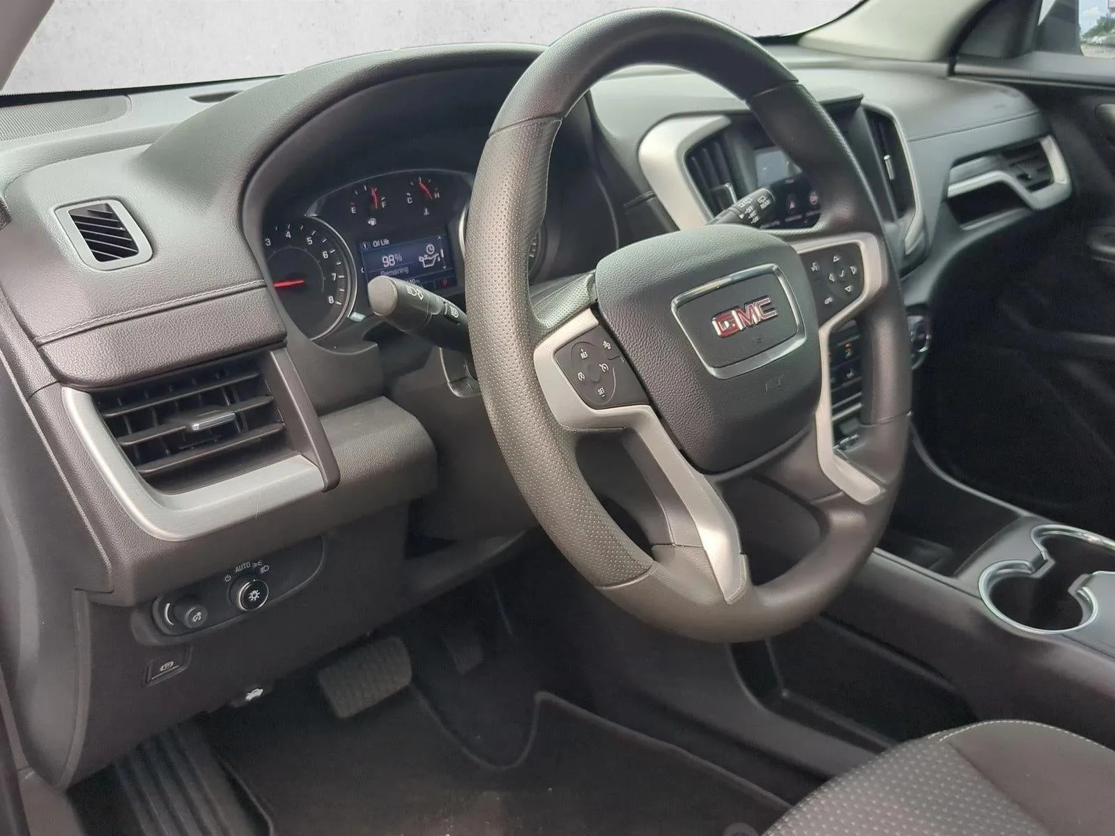 2023 GMC Terrain SLE photo 10