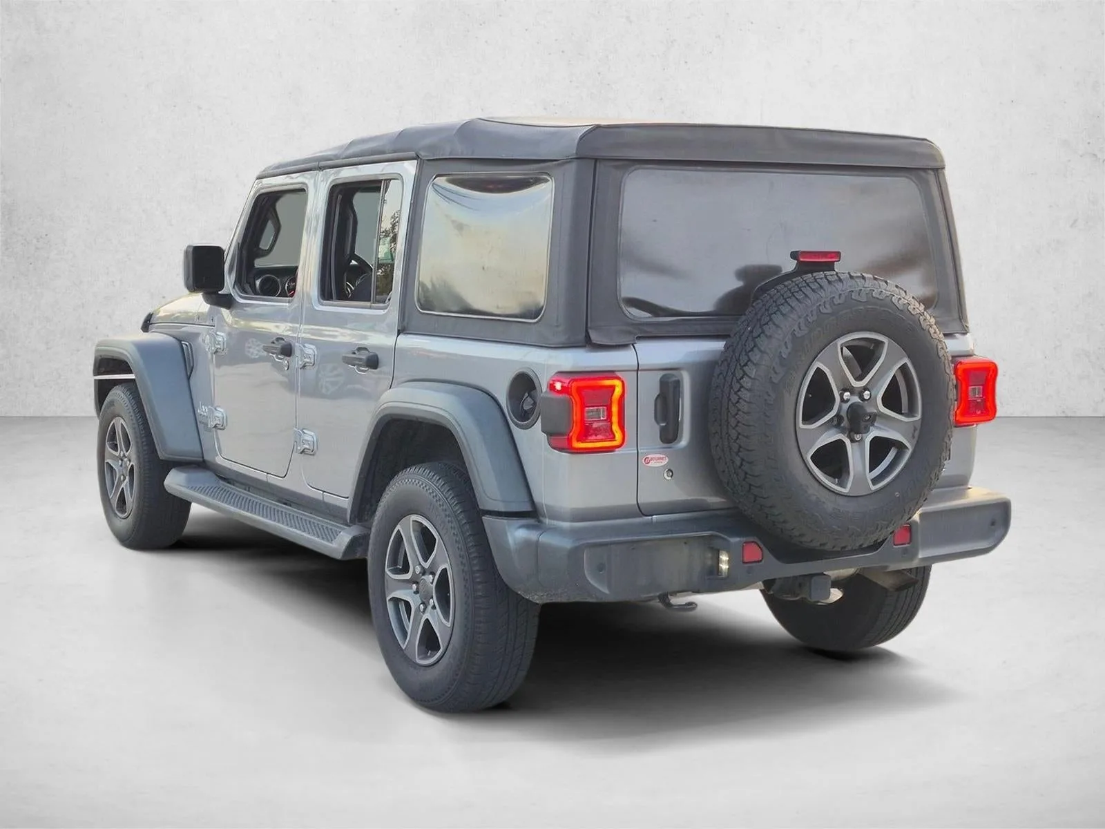 2018 Jeep Wrangler Unlimited Sport S 4x4 photo 7