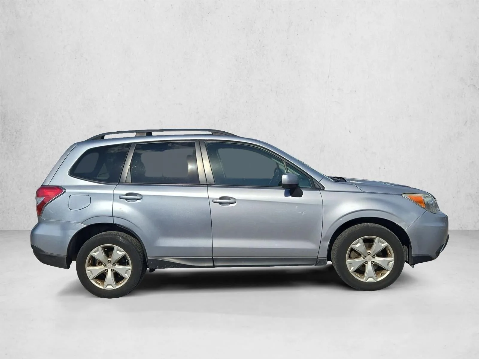 2015 Subaru Forester 2.5i Premium photo 4