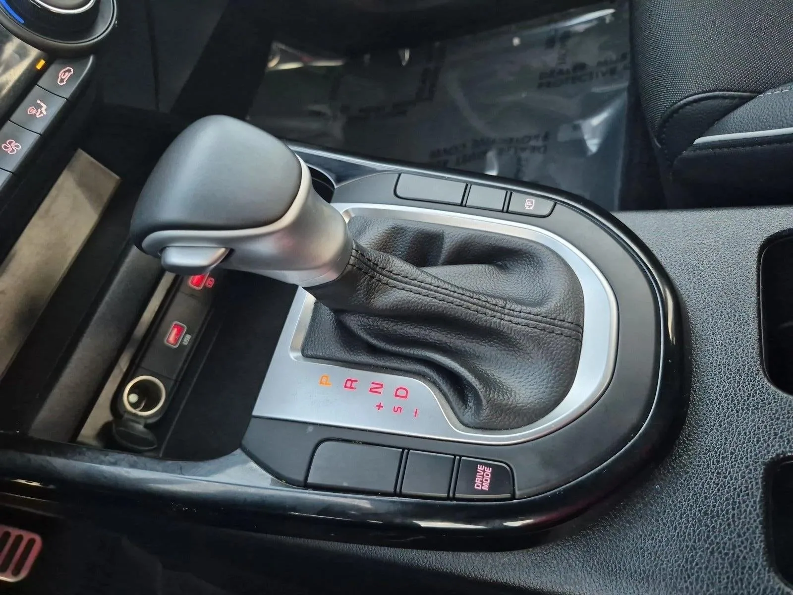 2022 Kia Forte GT-Line photo 12