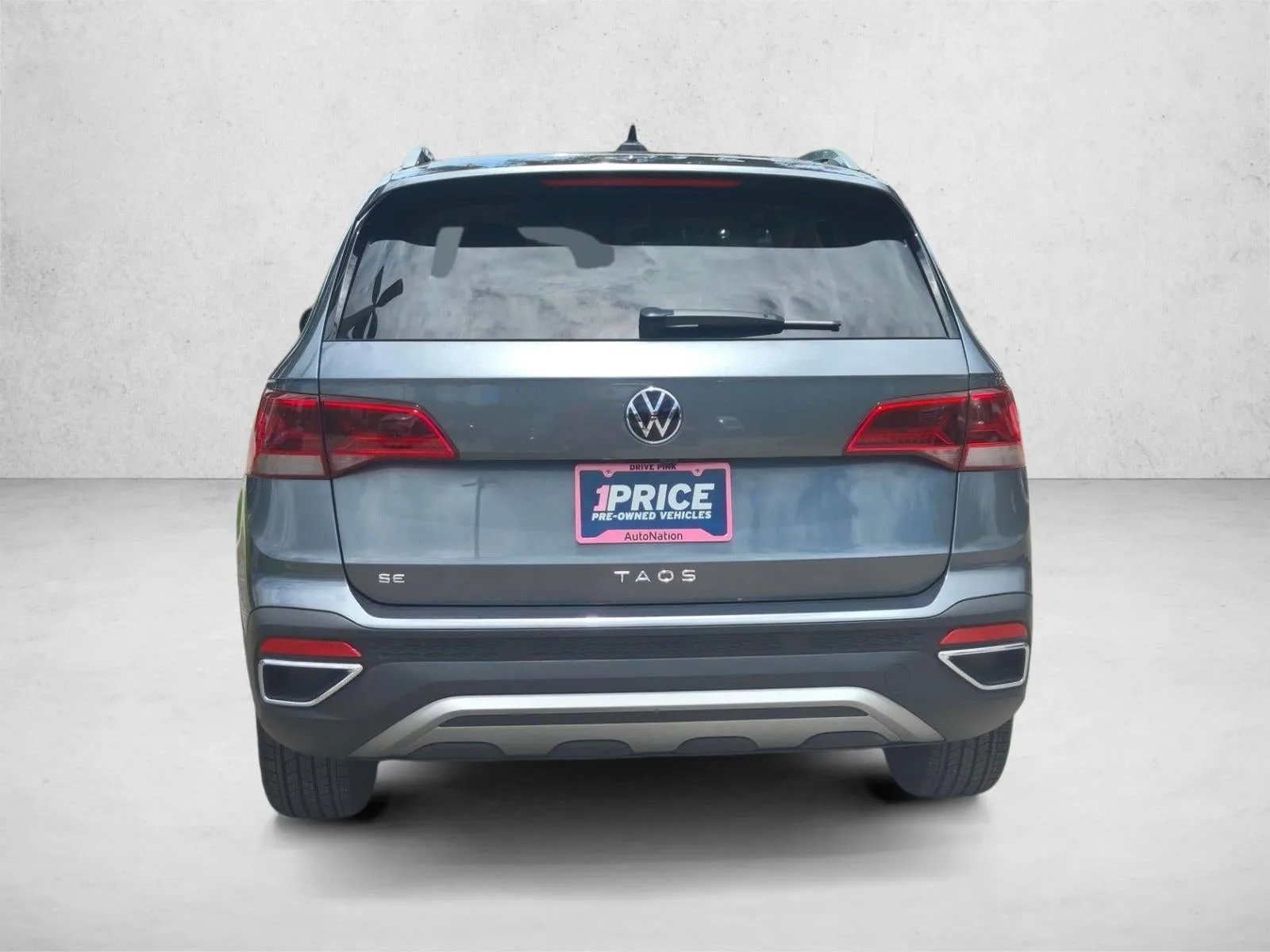 2024 Volkswagen Taos SE FWD photo 7