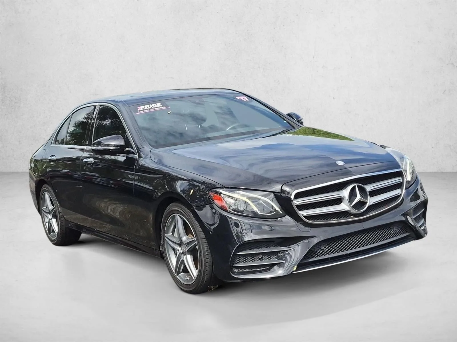 2017 Mercedes-Benz E 300 E 300 Luxury photo 3
