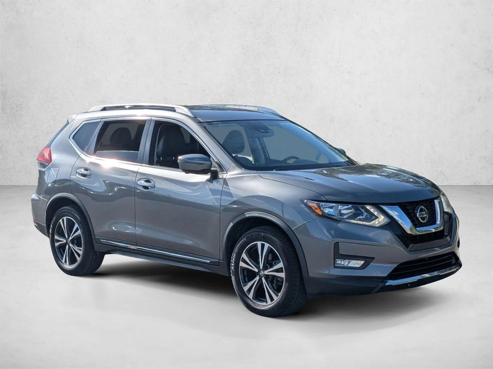 2018 Nissan Rogue FWD SL photo 3