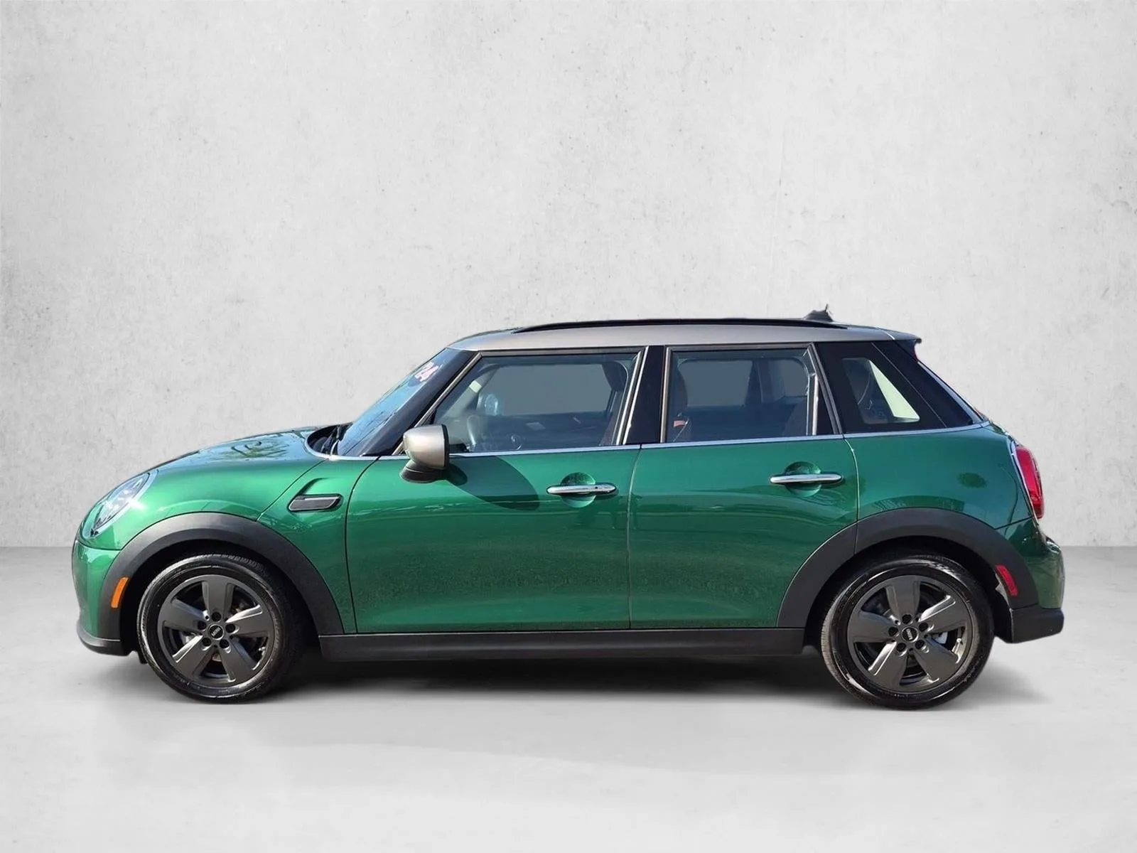 2024 MINI Hardtop Cooper photo 9