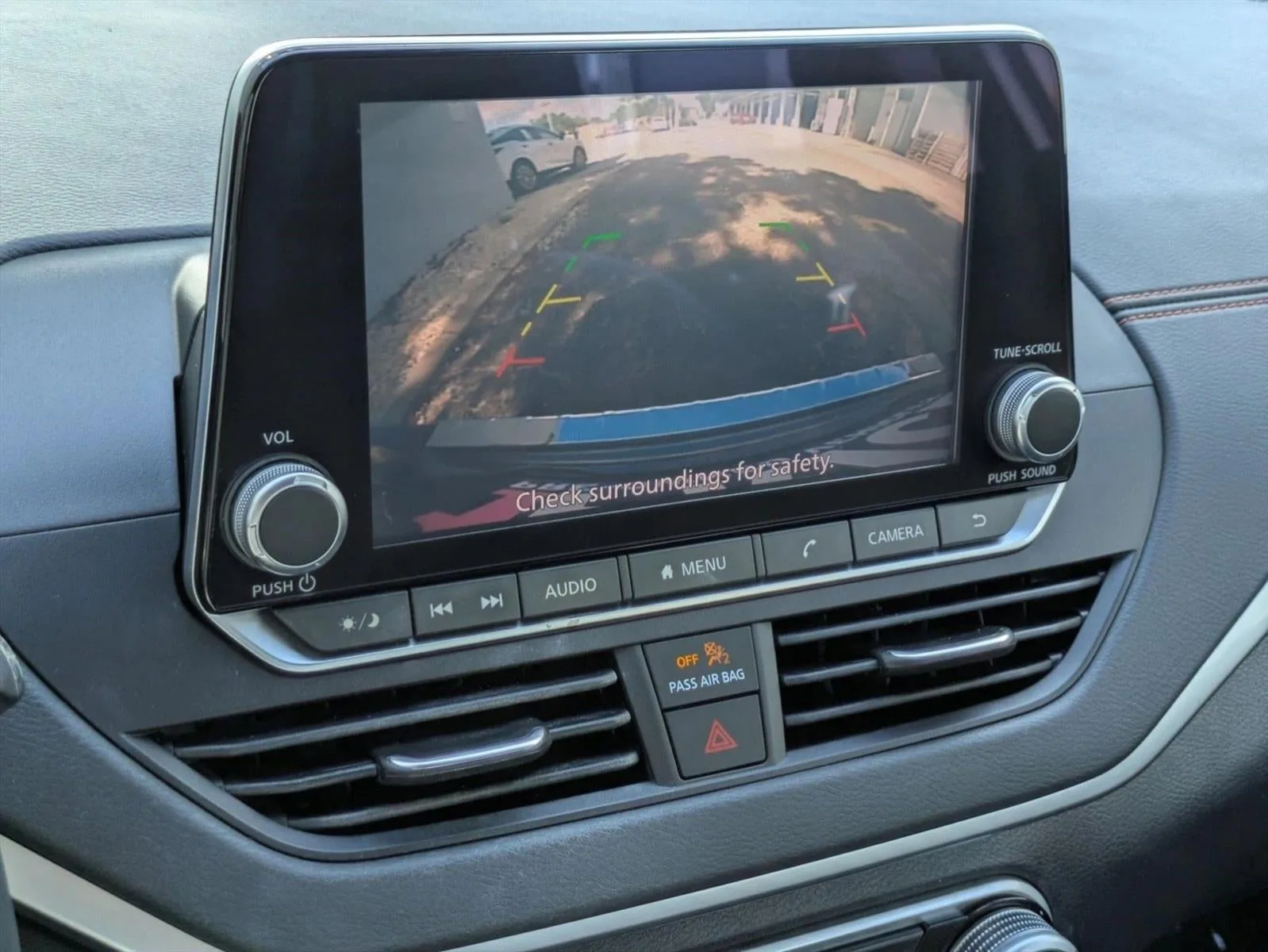 2022 Nissan Altima 2.0 SR Sedan photo 12