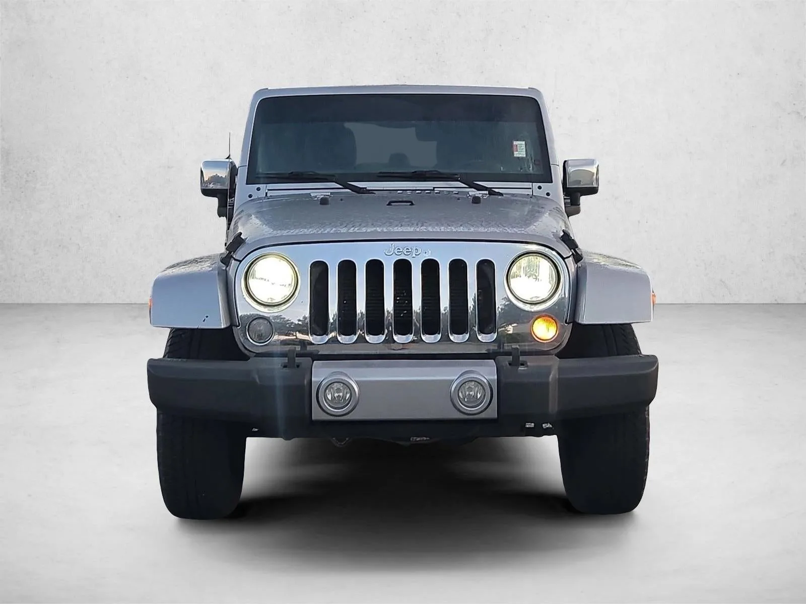 2016 Jeep Wrangler Unlimited 4WD 4dr Sahara photo 2