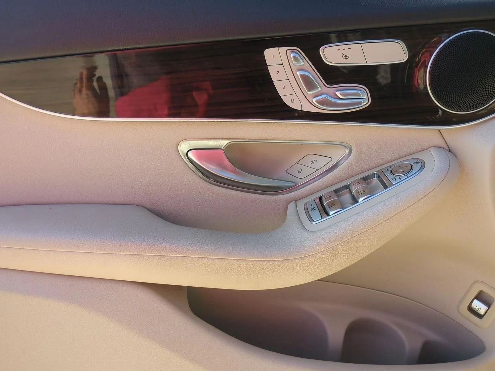 2019 Mercedes-Benz GLC GLC 300 4MATIC® SUV photo 11