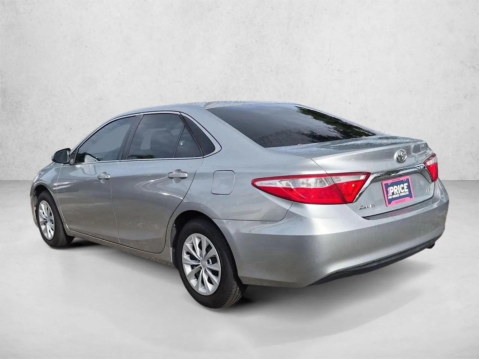 2015 Toyota Camry XLE photo 8