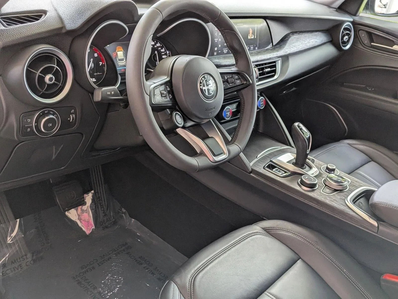 2020 Alfa Romeo Stelvio RWD photo 9