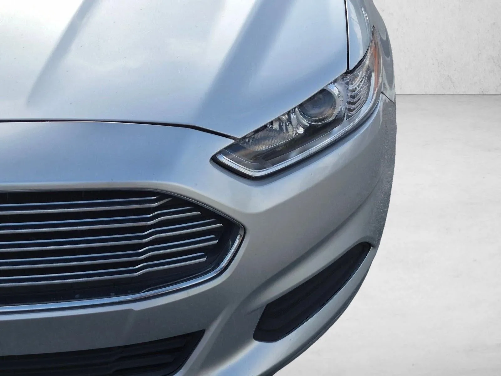 2016 Ford Fusion 4dr Sdn SE FWD photo 9