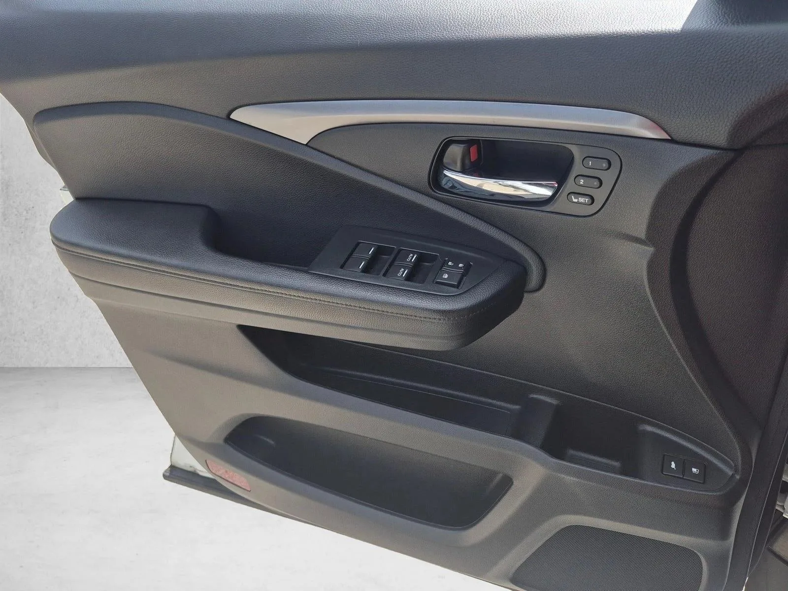 2022 Honda Pilot 2WD Special Edition photo 9