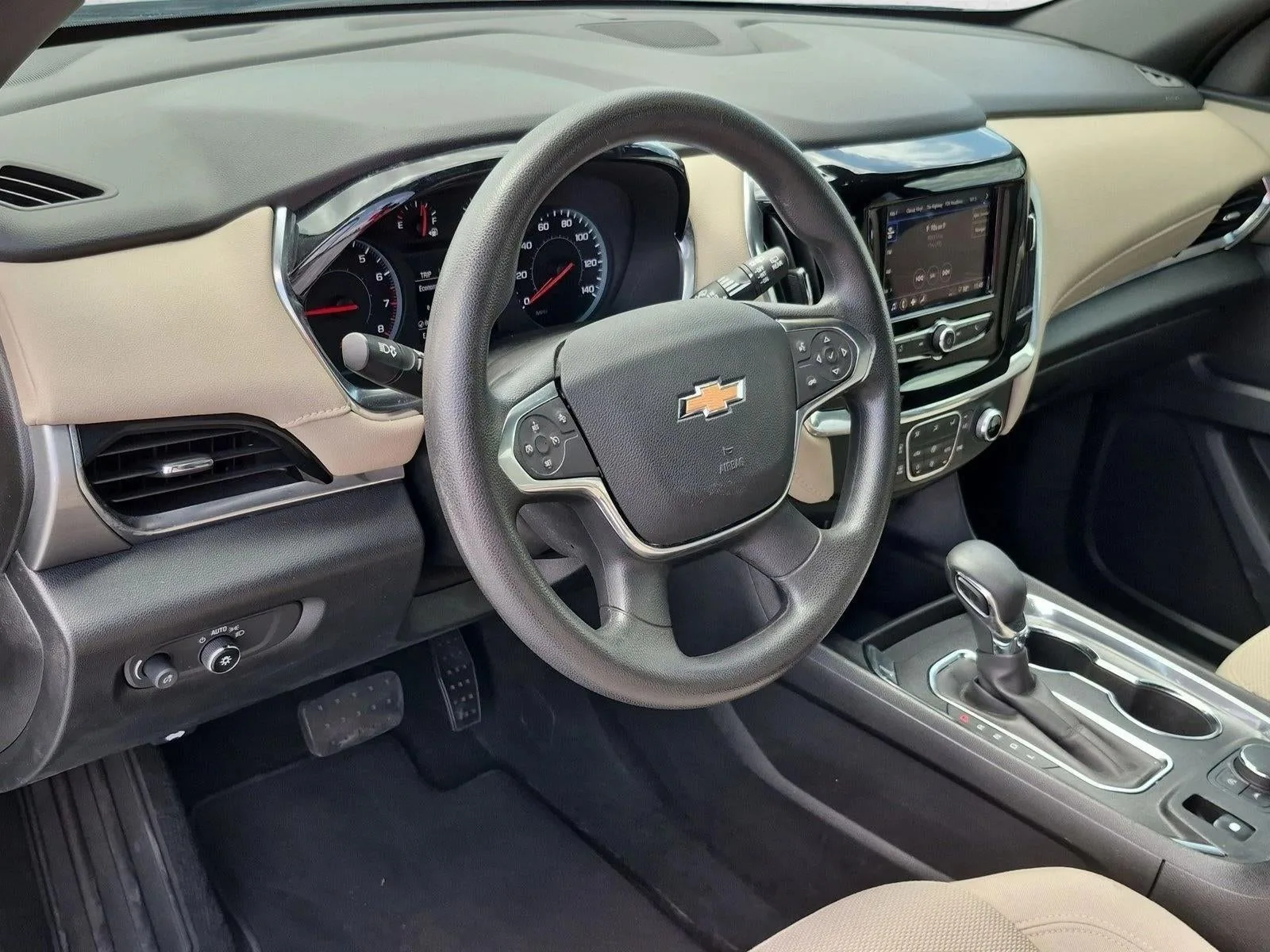 2023 Chevrolet Traverse LS photo 10