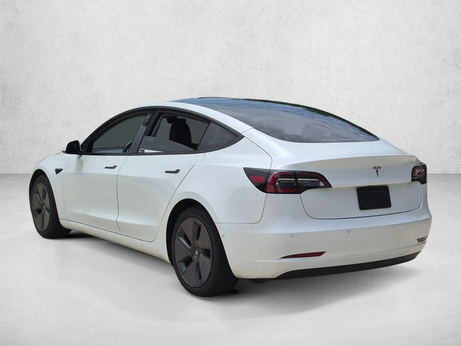 2021 Tesla Model 3 Standard Range Plus RWD photo 7