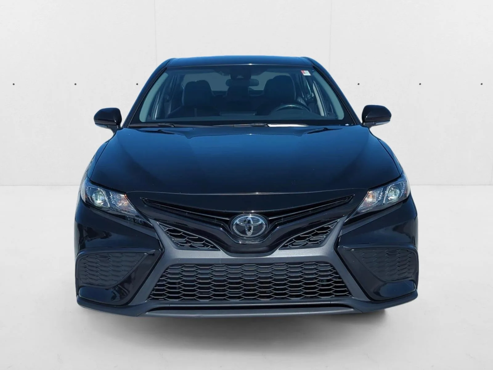 2023 Toyota Camry SE Auto (SE) photo 2