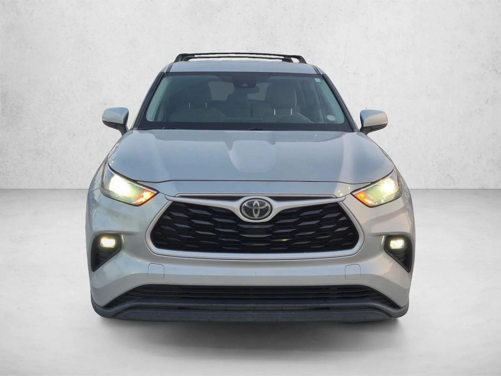 2021 Toyota Highlander LE FWD (GS) photo 2