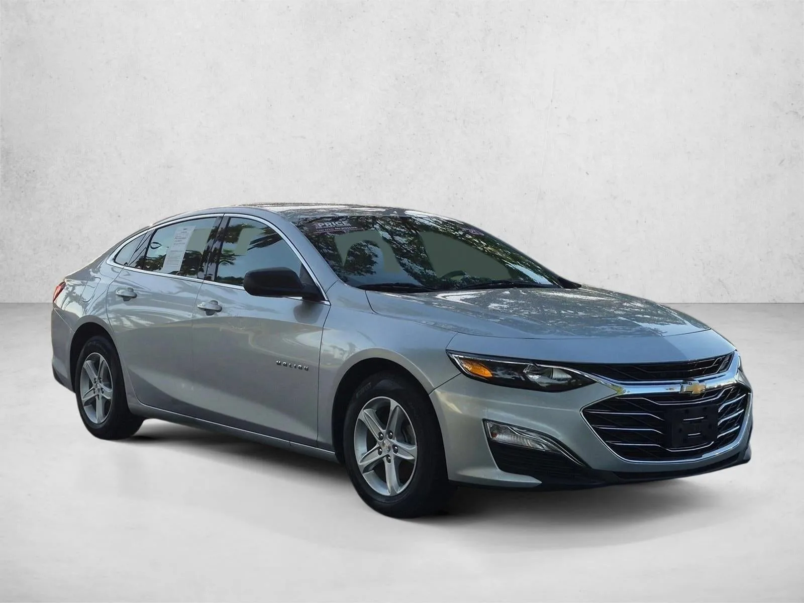 2020 Chevrolet Malibu LS photo 3