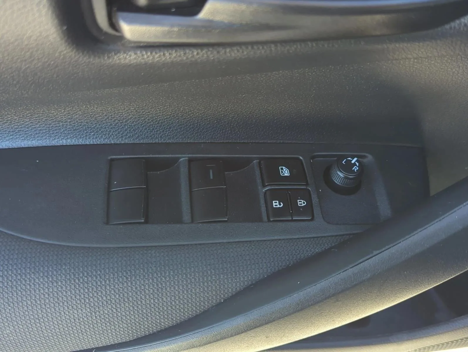 2023 Toyota Corolla LE CVT (Natl) photo 8