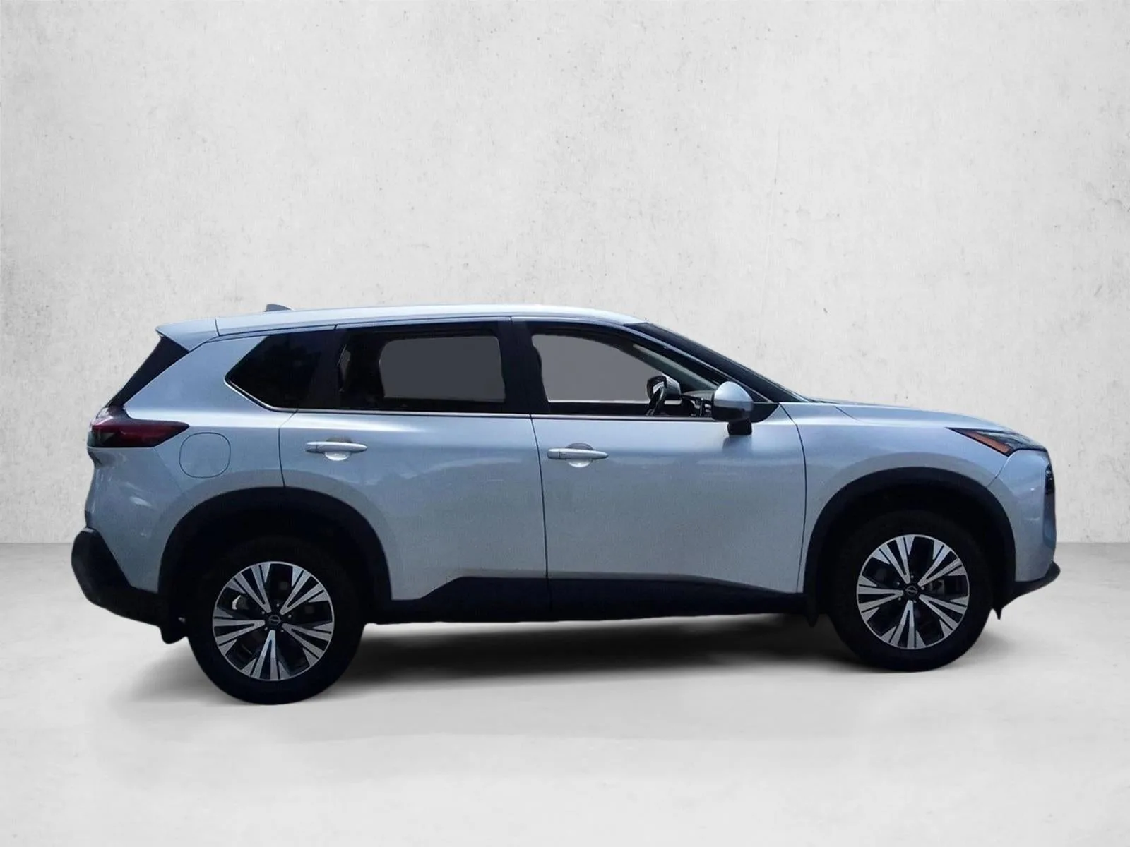 2022 Nissan Rogue FWD SV photo 4