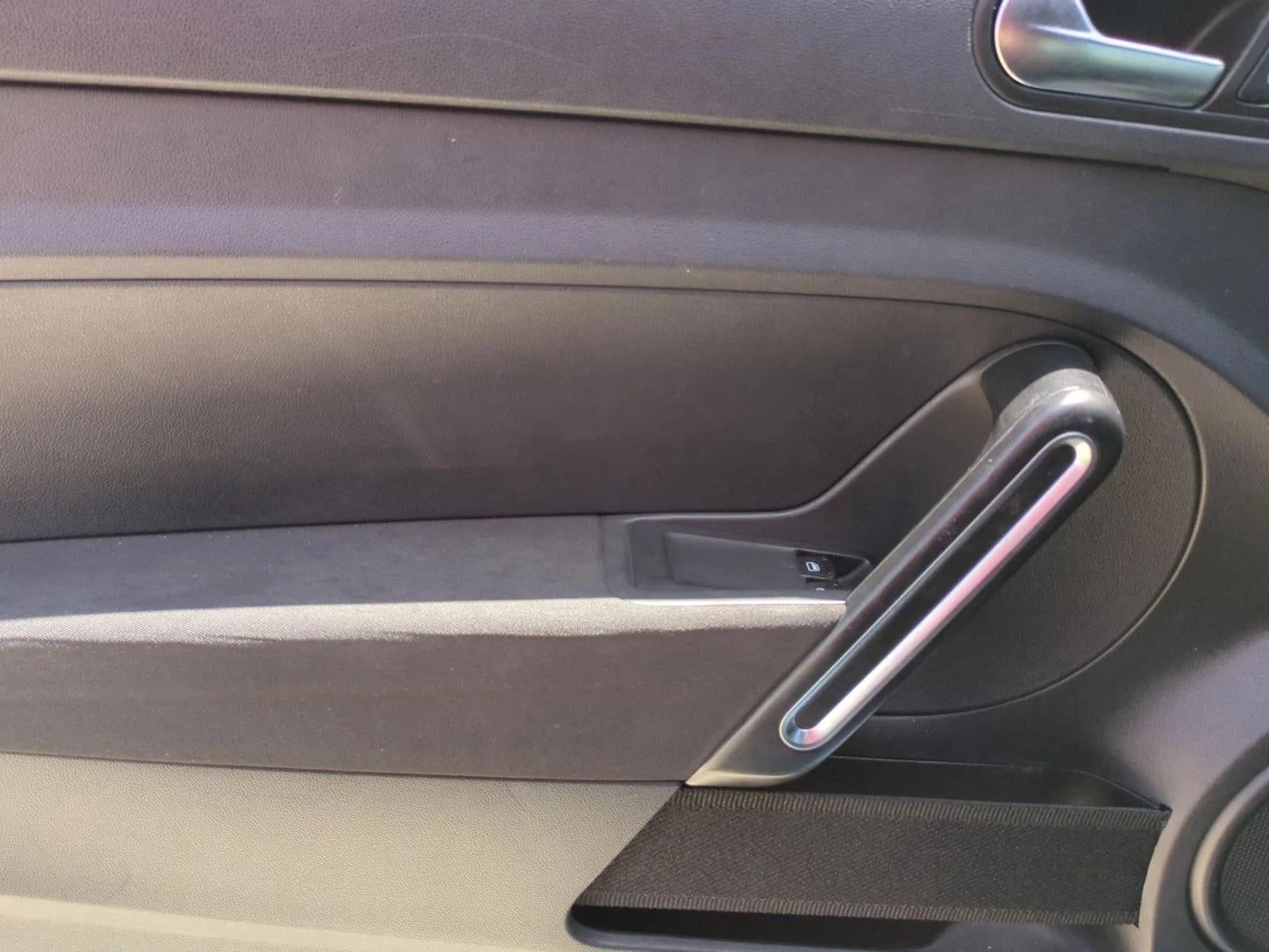 2019 Volkswagen Beetle S Auto photo 11