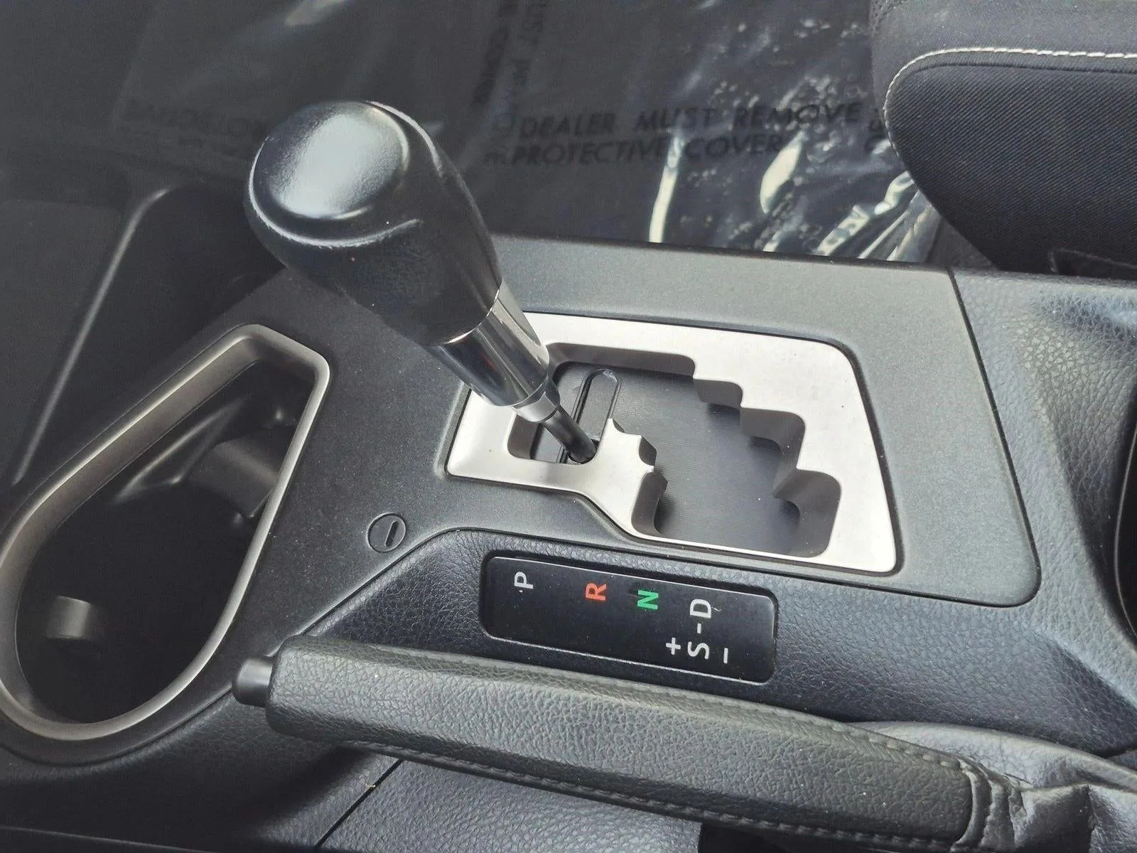 2016 Toyota RAV4 Hybrid XLE photo 12